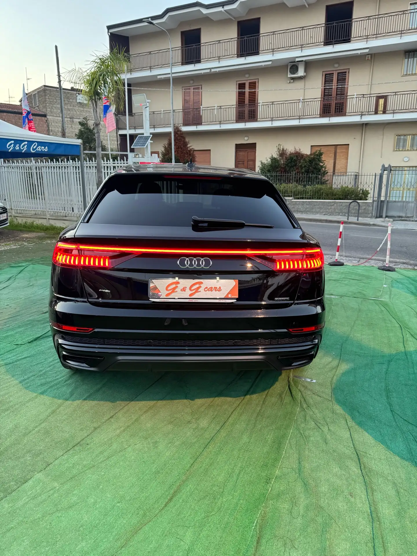 Audi - Q8