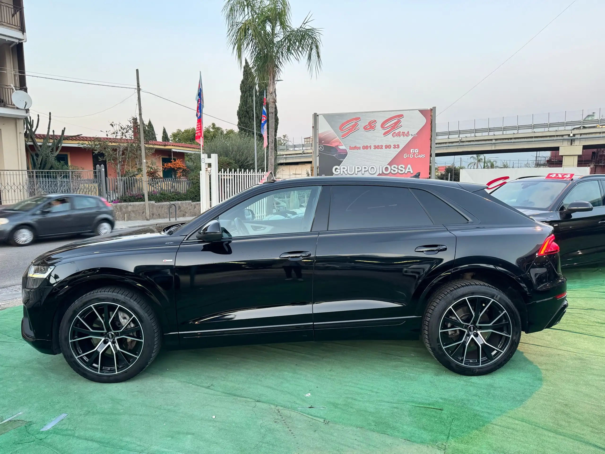 Audi - Q8