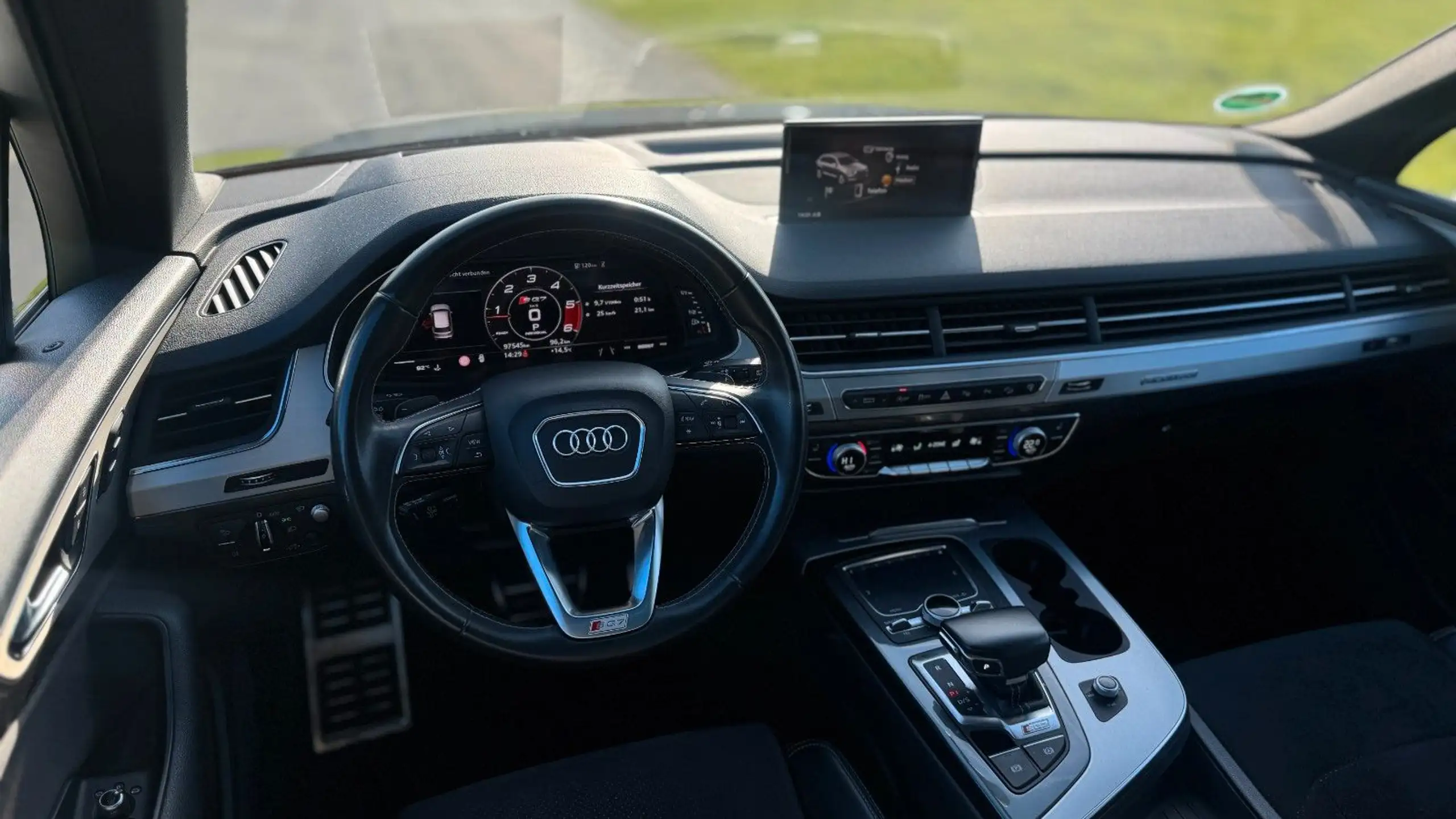 Audi - SQ7