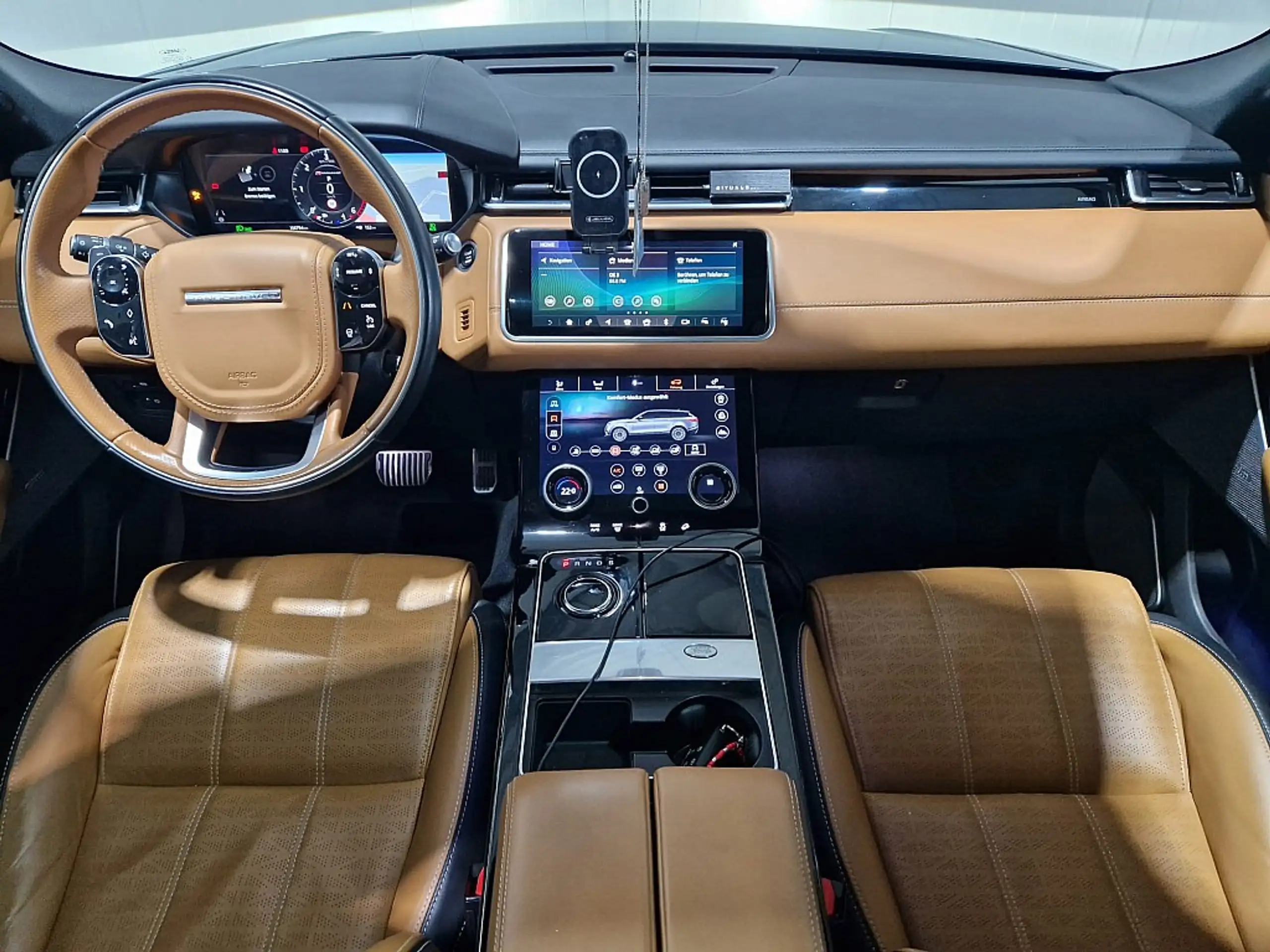 Land Rover - Range Rover Velar