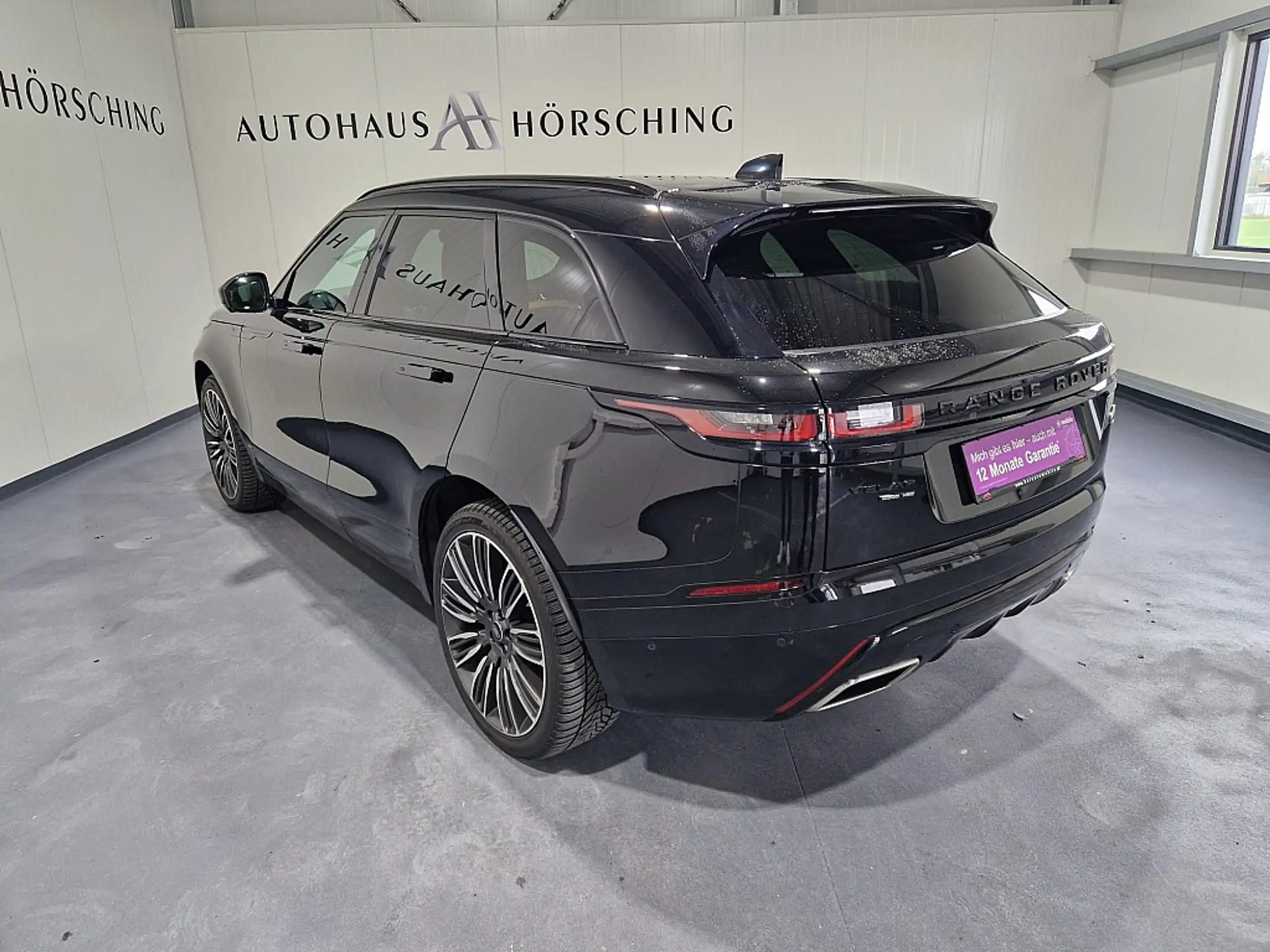 Land Rover - Range Rover Velar