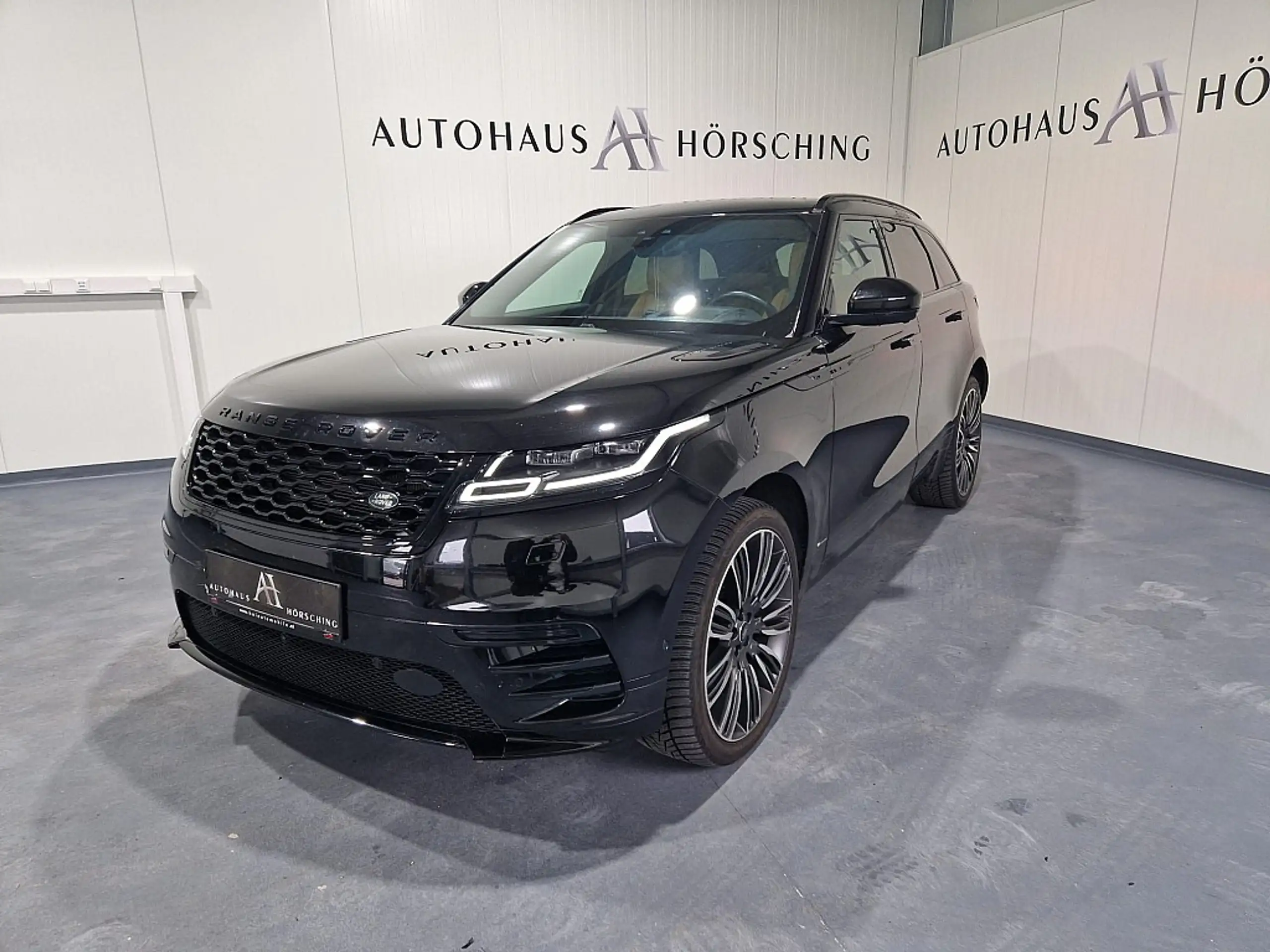 Land Rover - Range Rover Velar