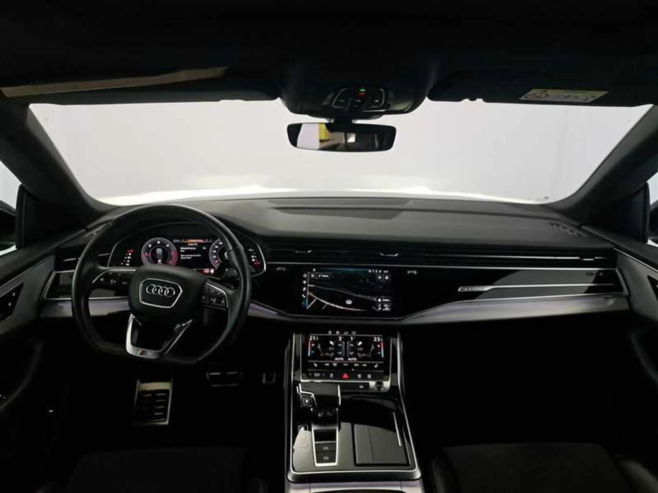 Audi - Q8