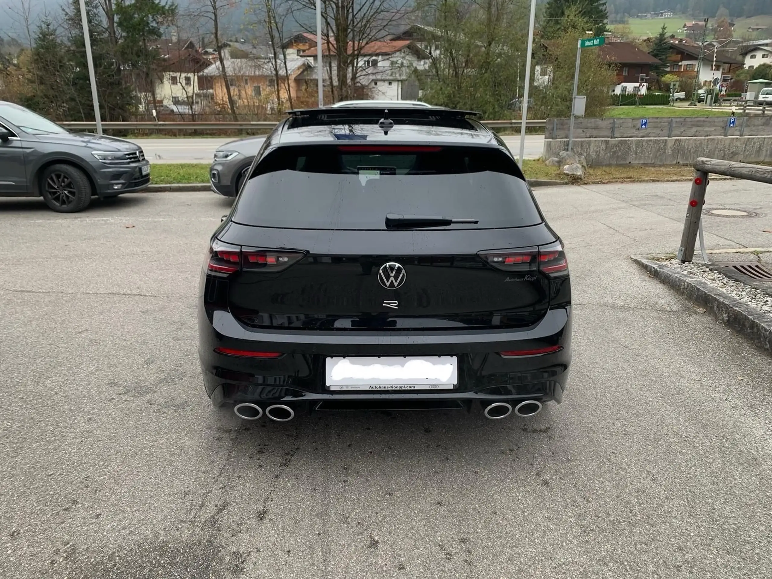 Volkswagen - Golf