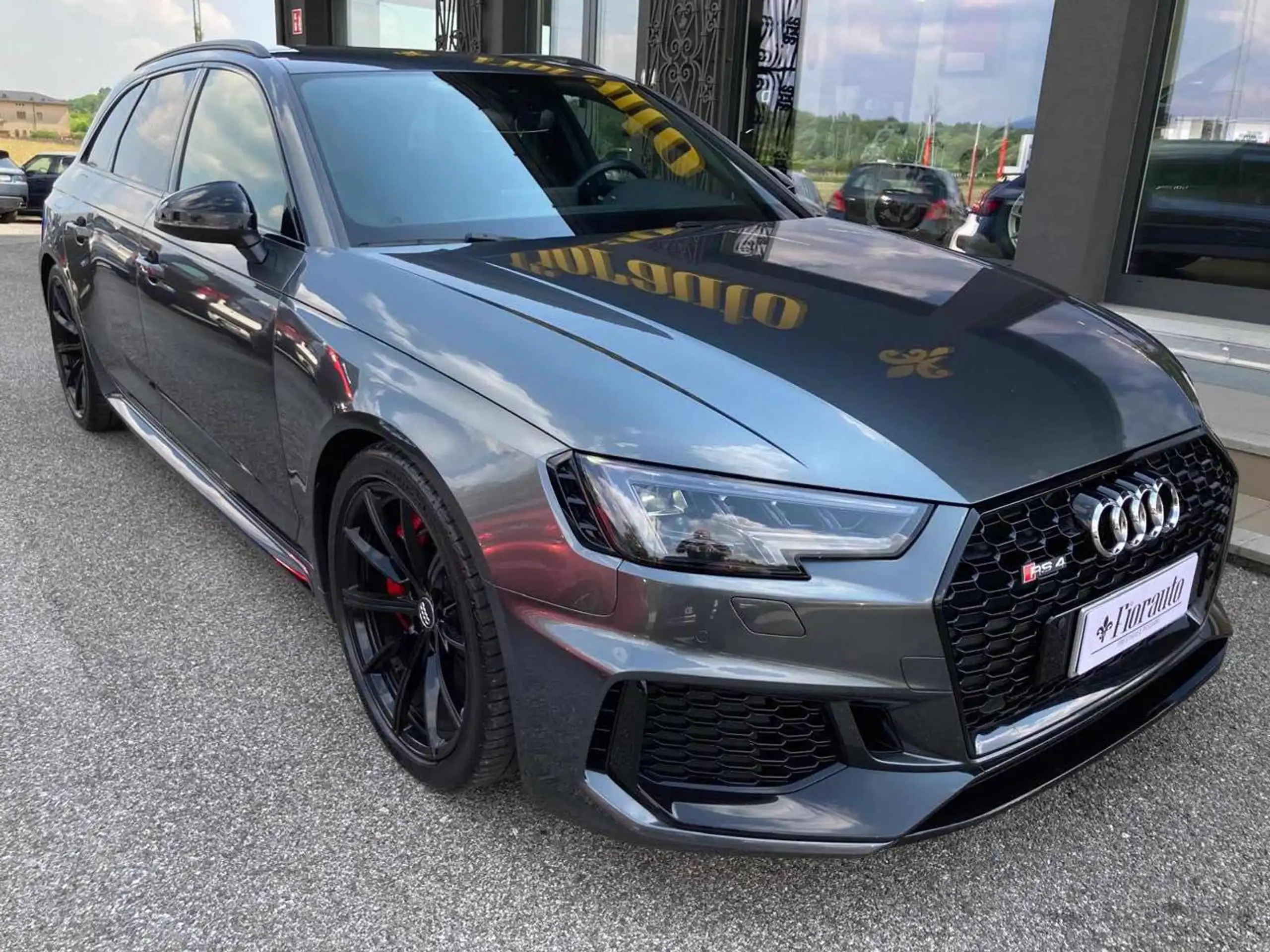 Audi - RS4