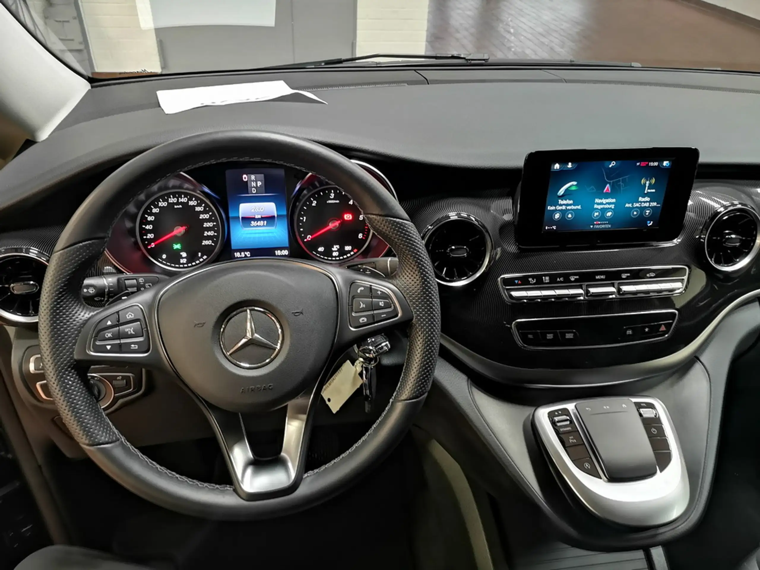 Mercedes-Benz - V 250