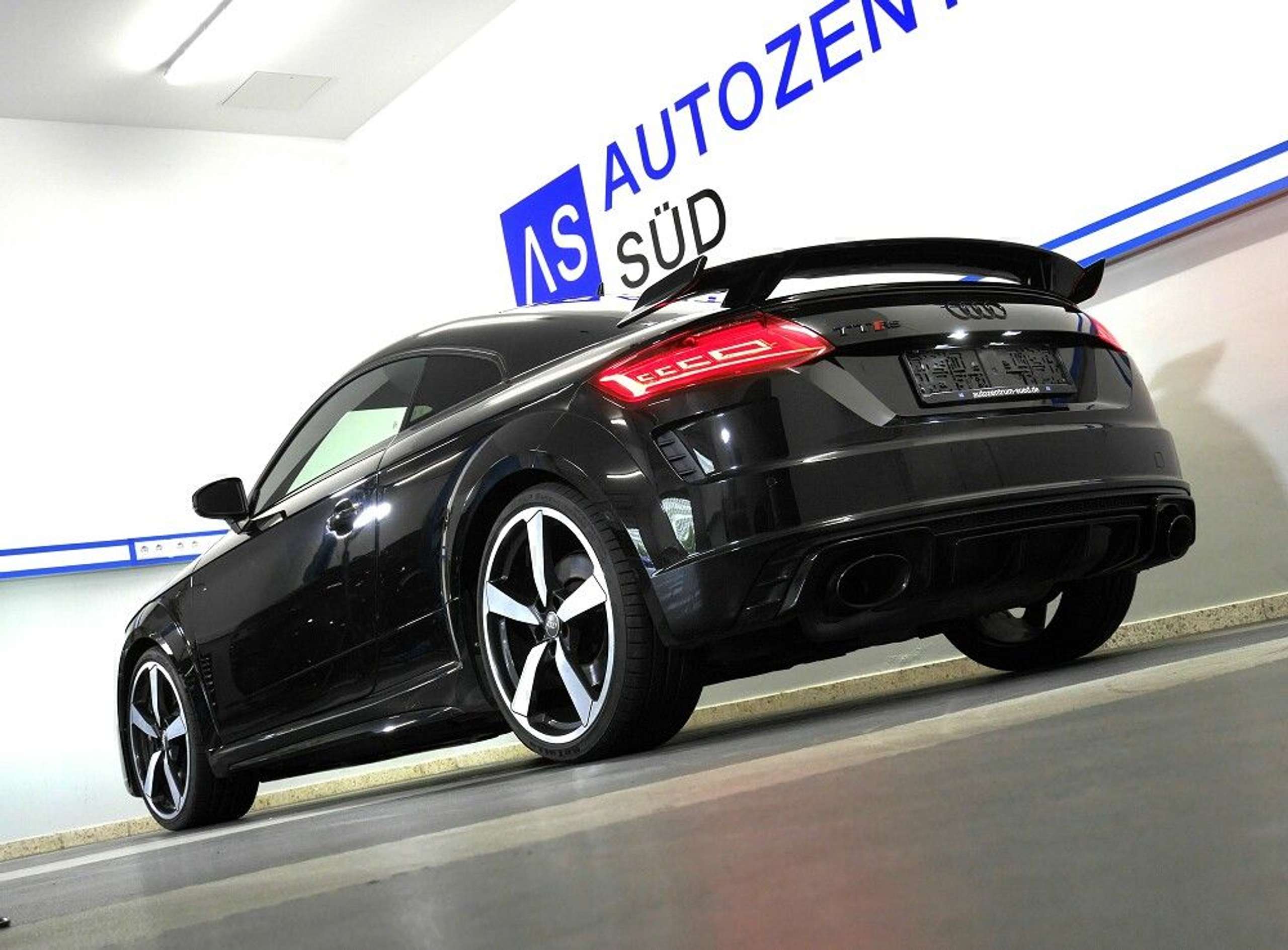 Audi - TT RS