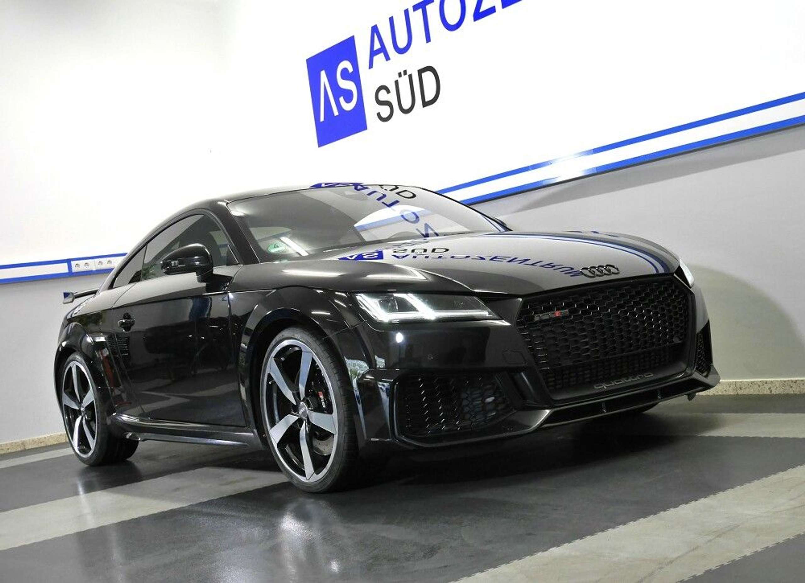 Audi - TT RS