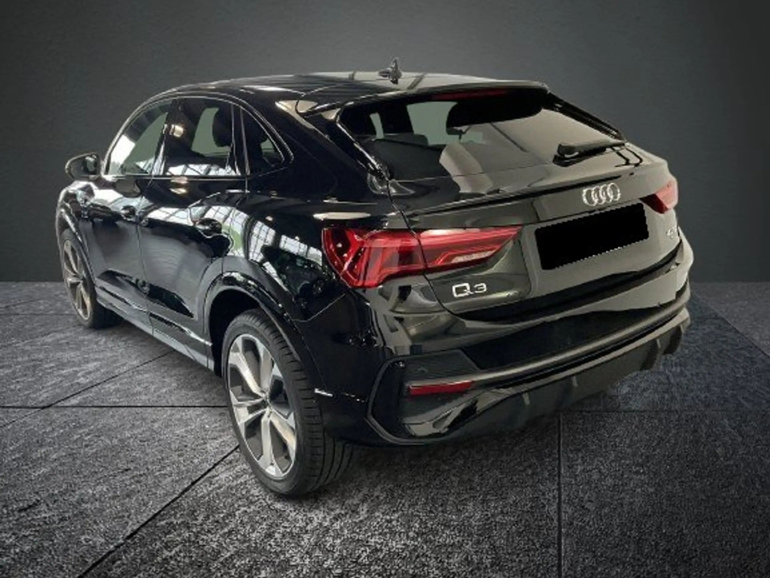 Audi - Q3