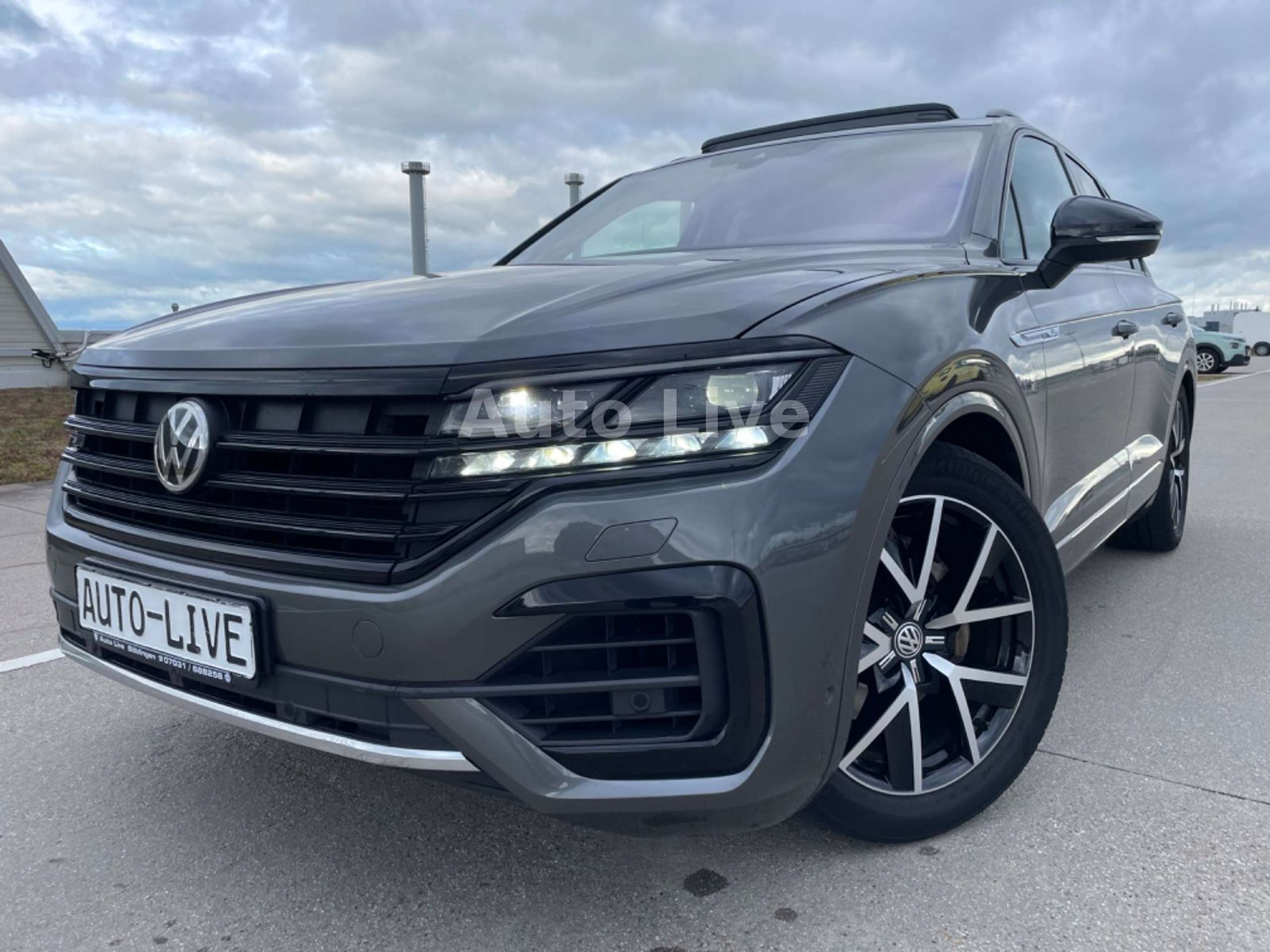 Volkswagen - Touareg