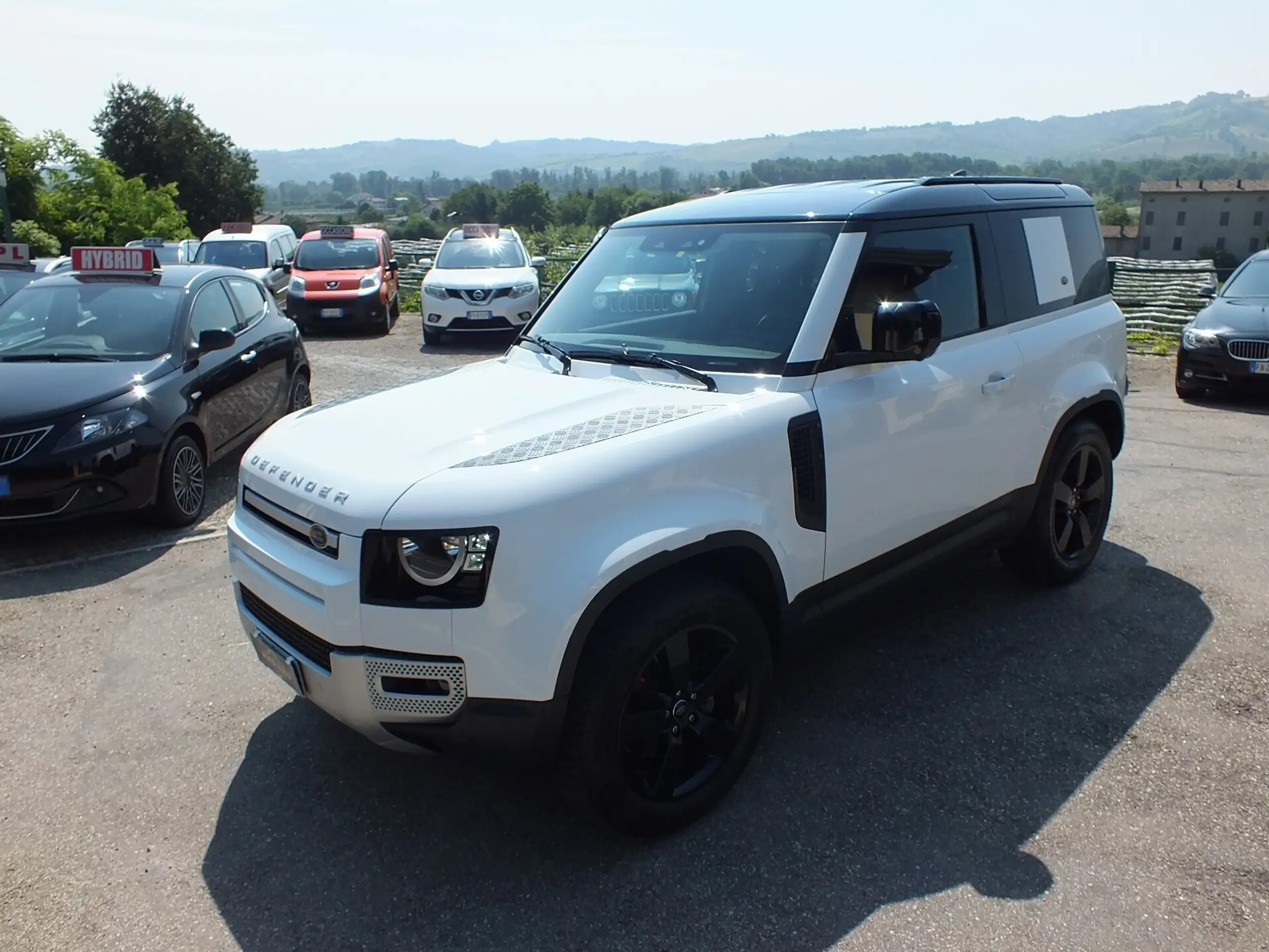 Land Rover - Defender