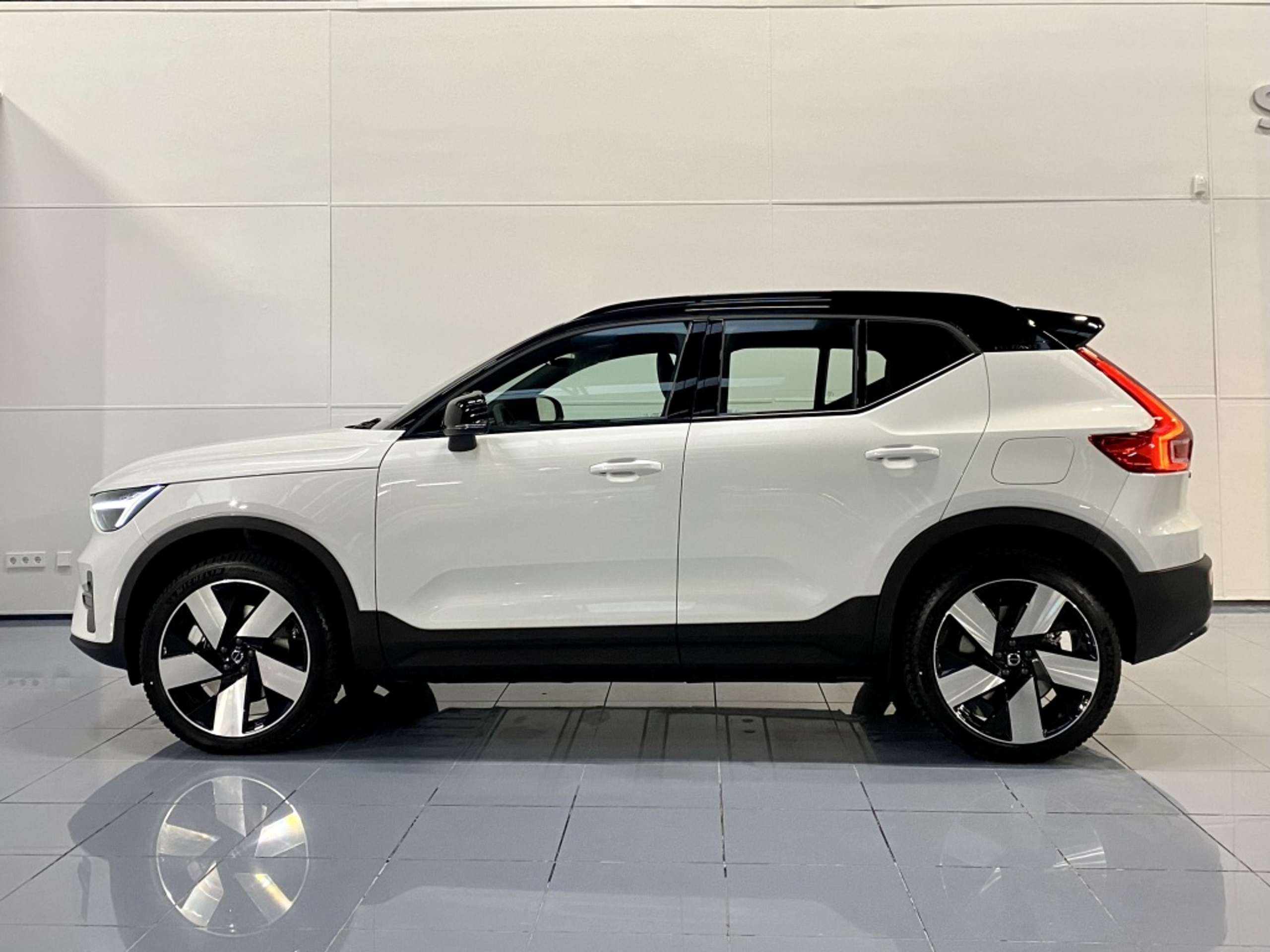 Volvo - XC40