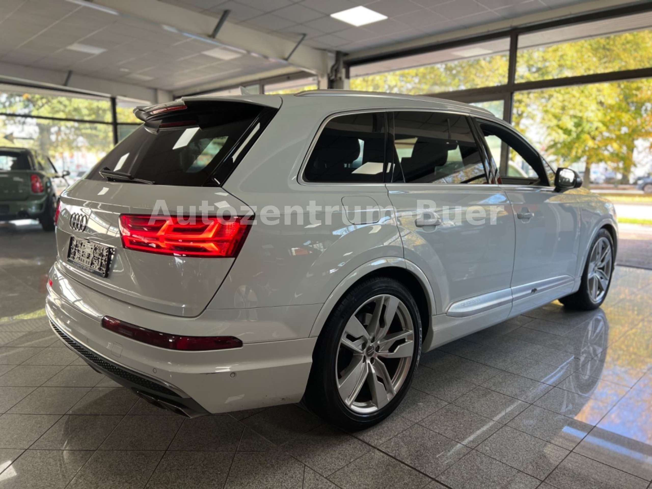 Audi - SQ7