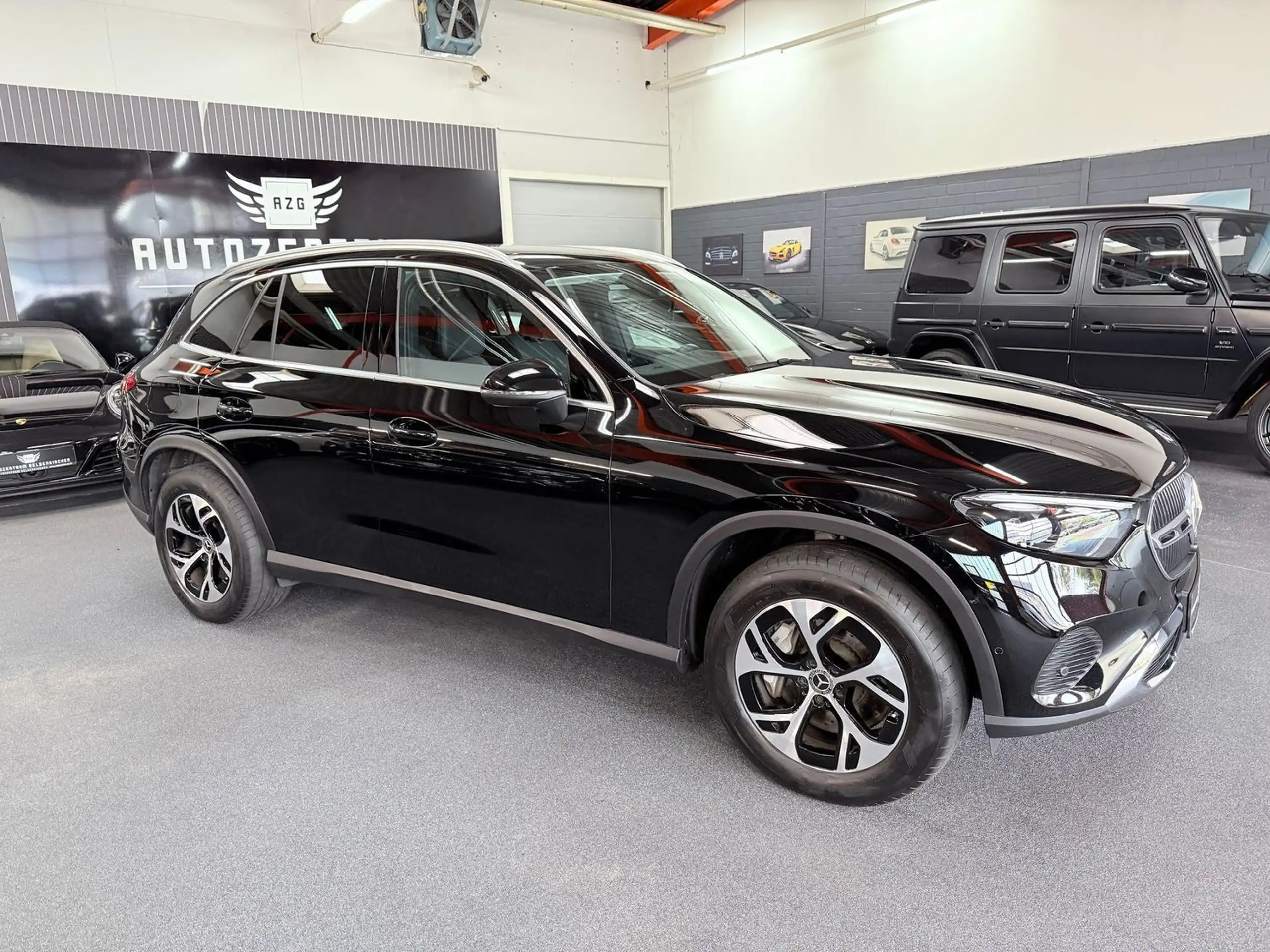 Mercedes-Benz - GLC 300