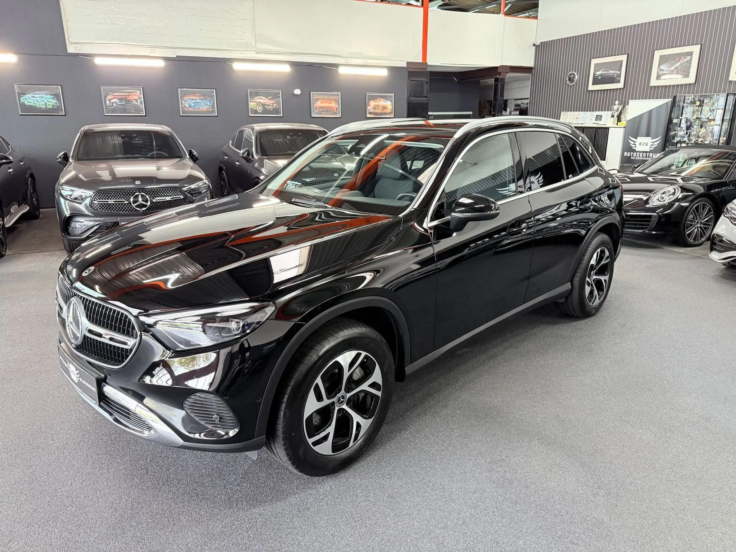 Mercedes-Benz - GLC 300