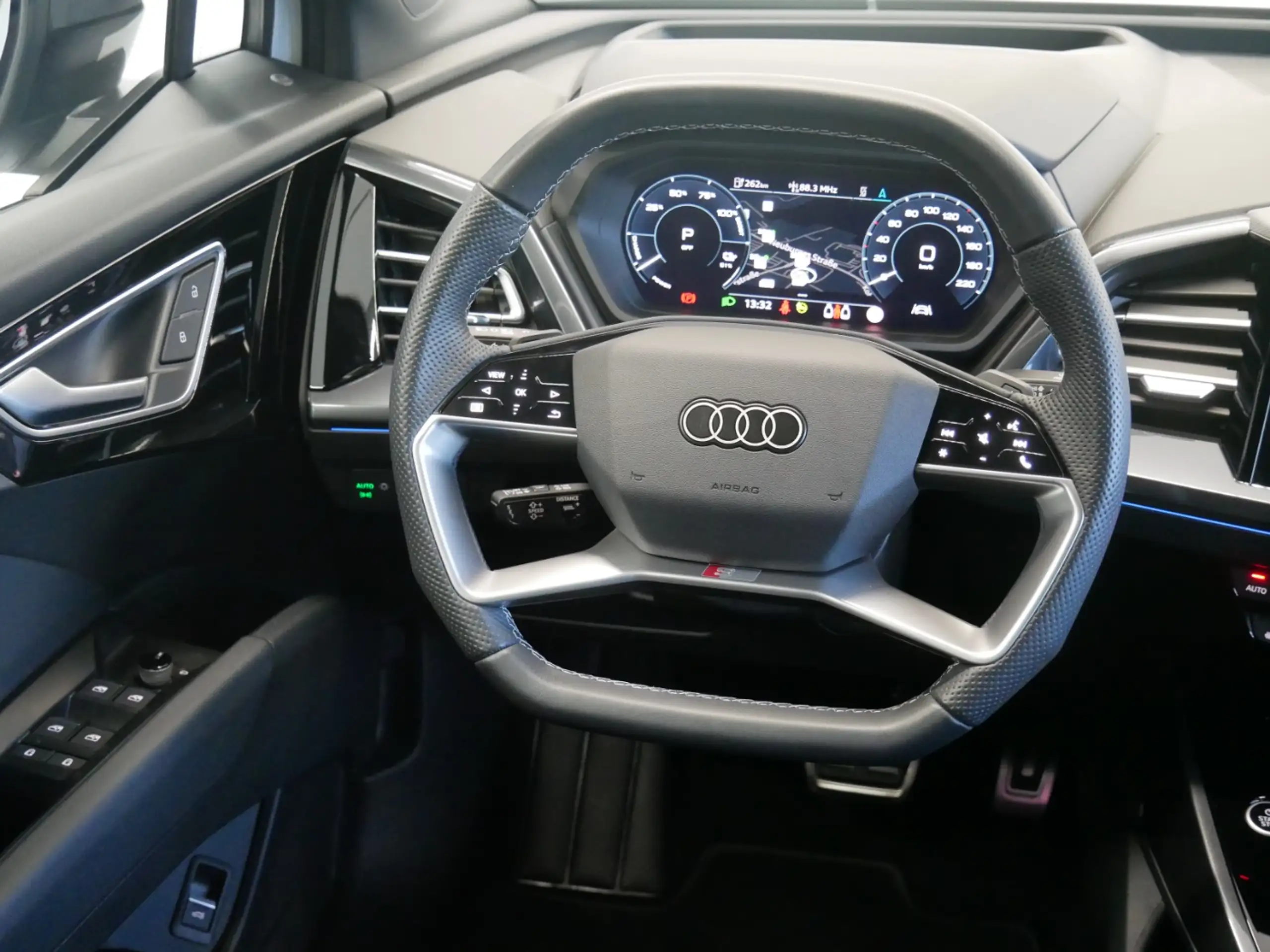 Audi - Q4 e-tron