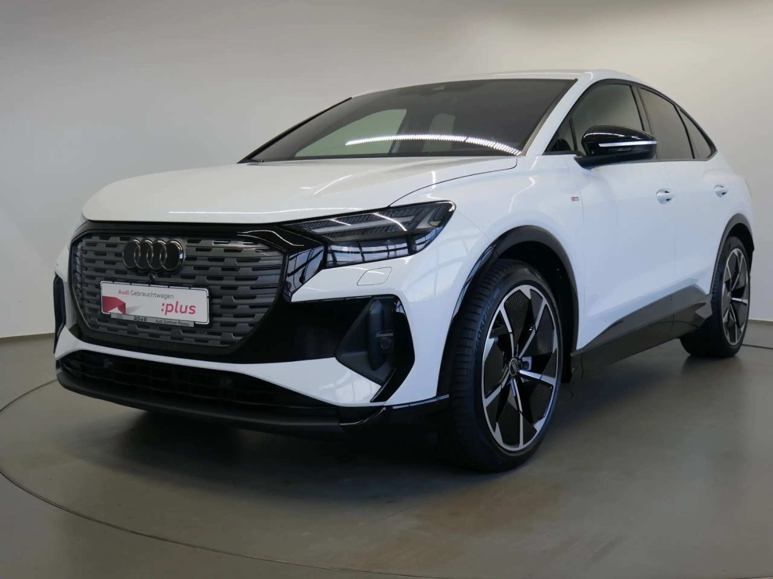 Audi - Q4 e-tron