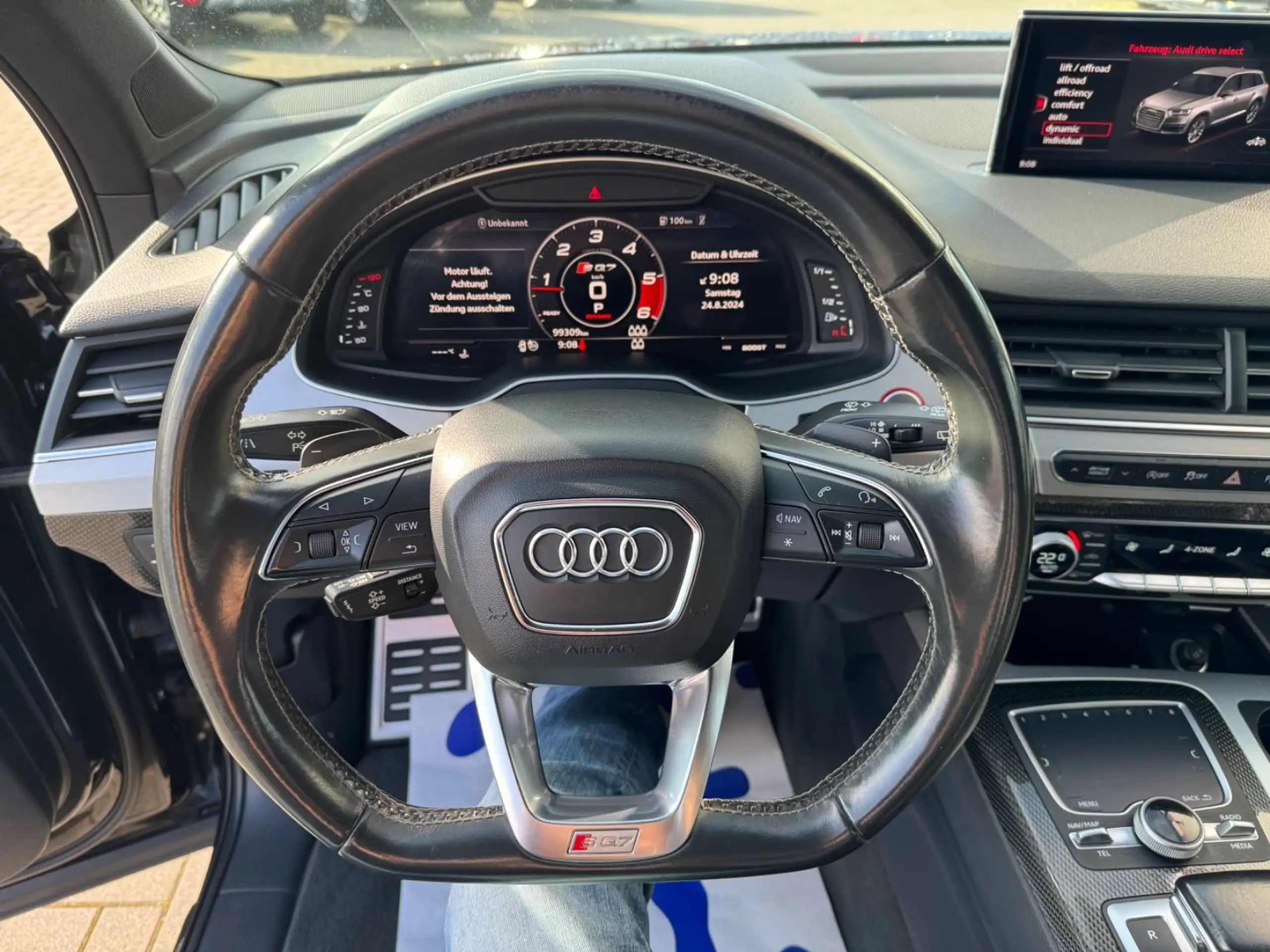 Audi - SQ7