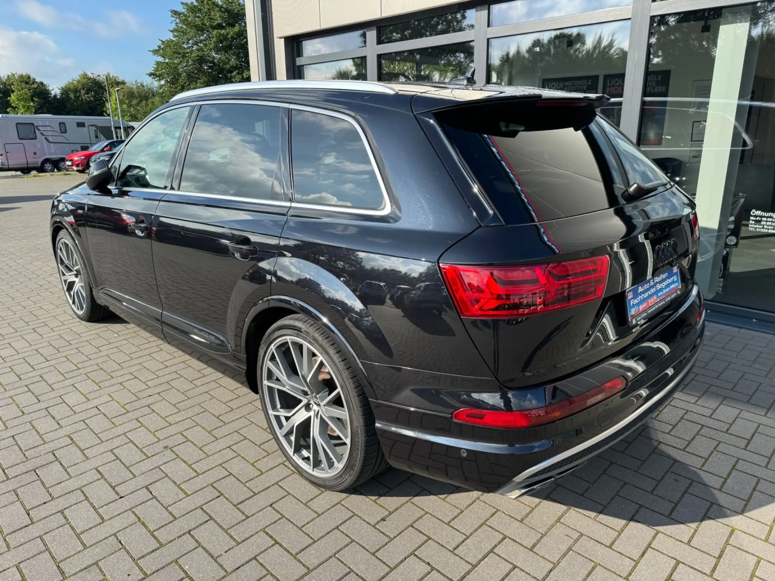 Audi - SQ7