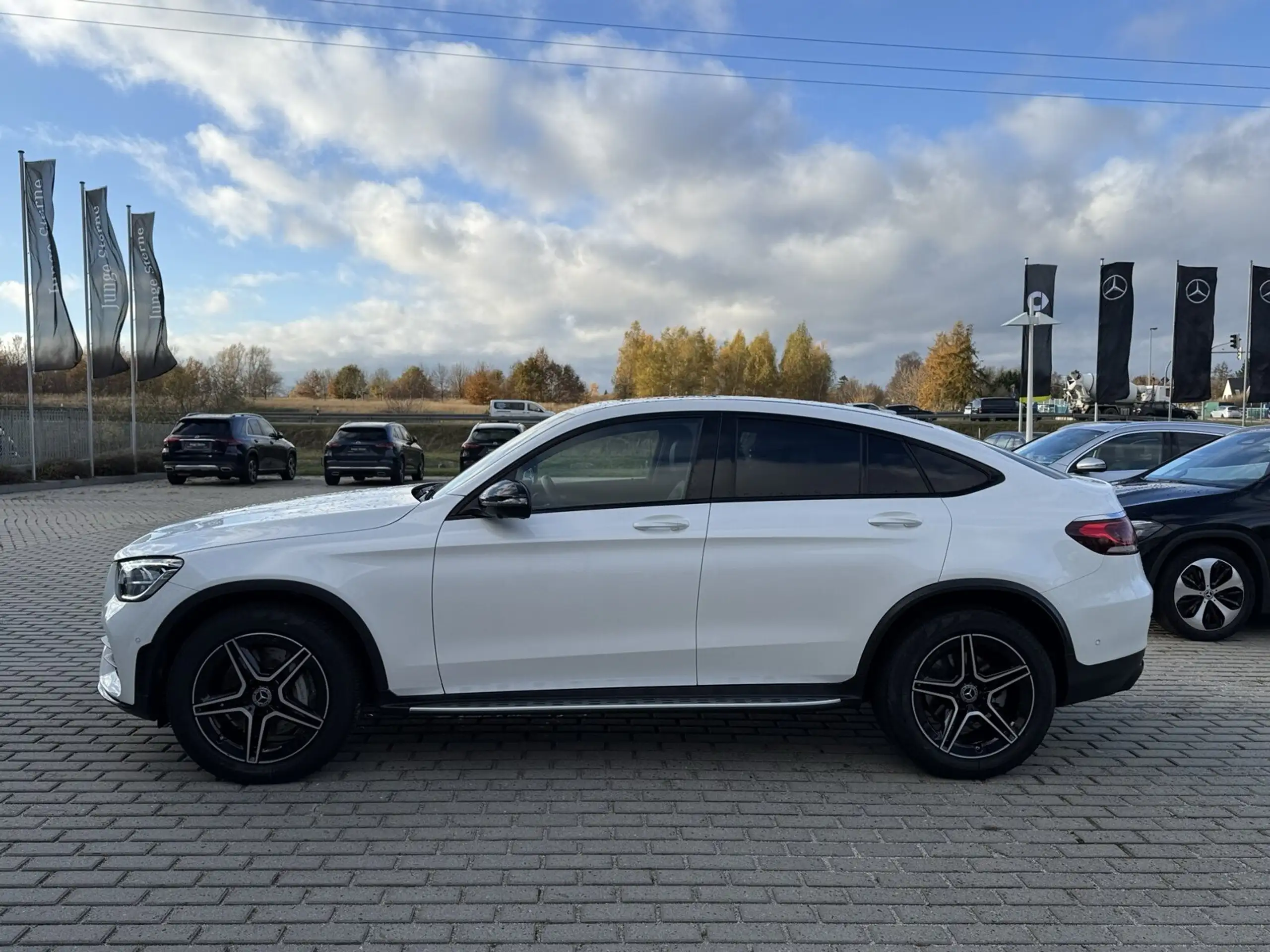 Mercedes-Benz - GLC 220