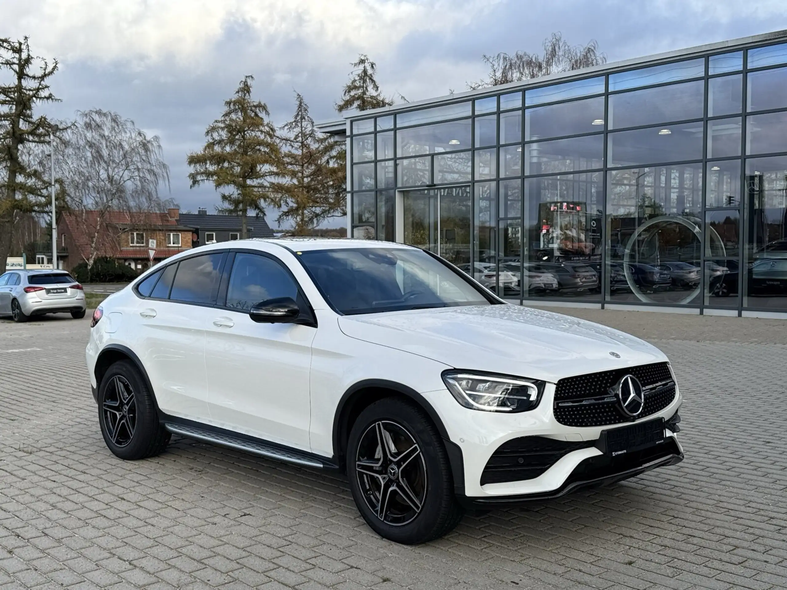 Mercedes-Benz - GLC 220