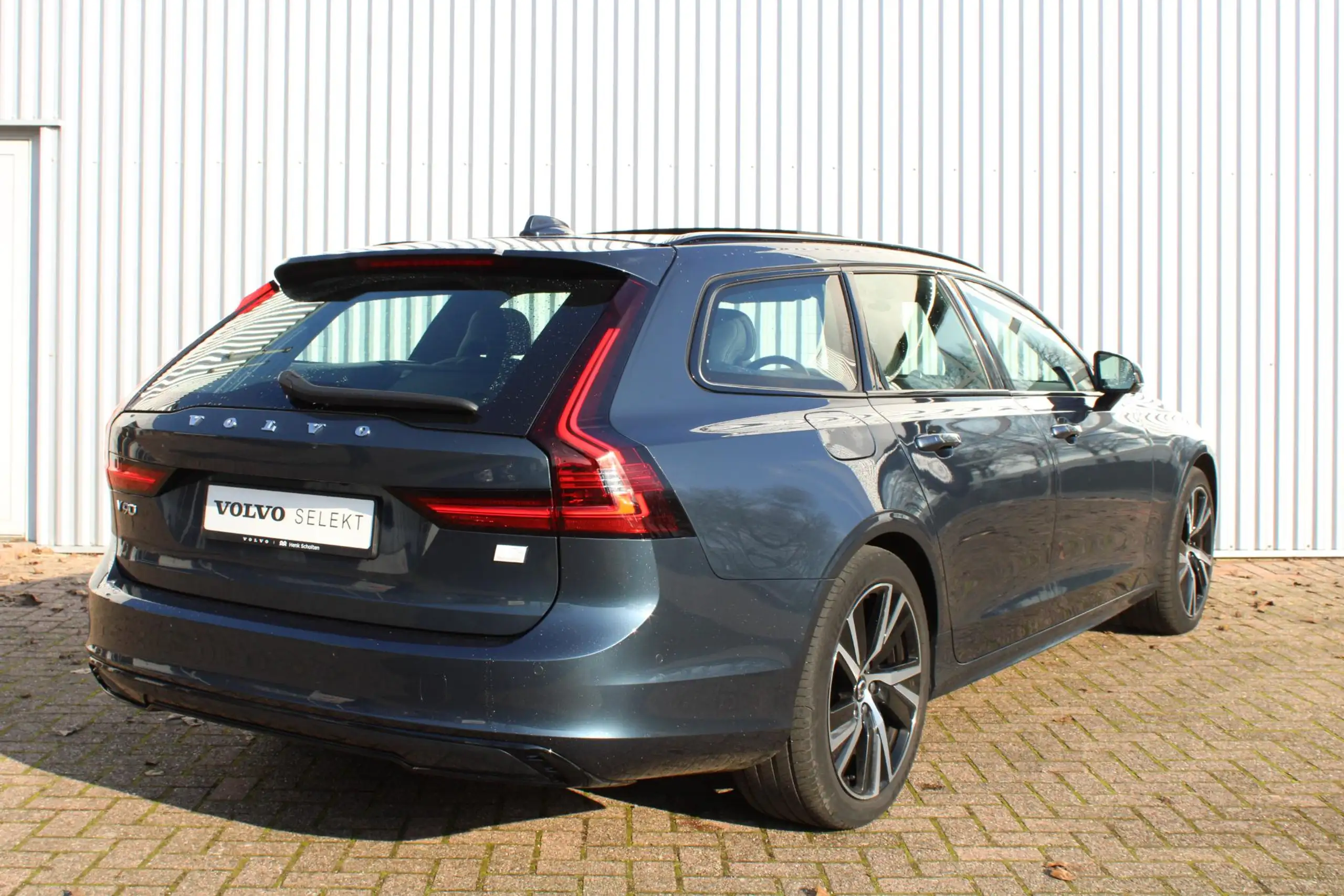 Volvo - V90