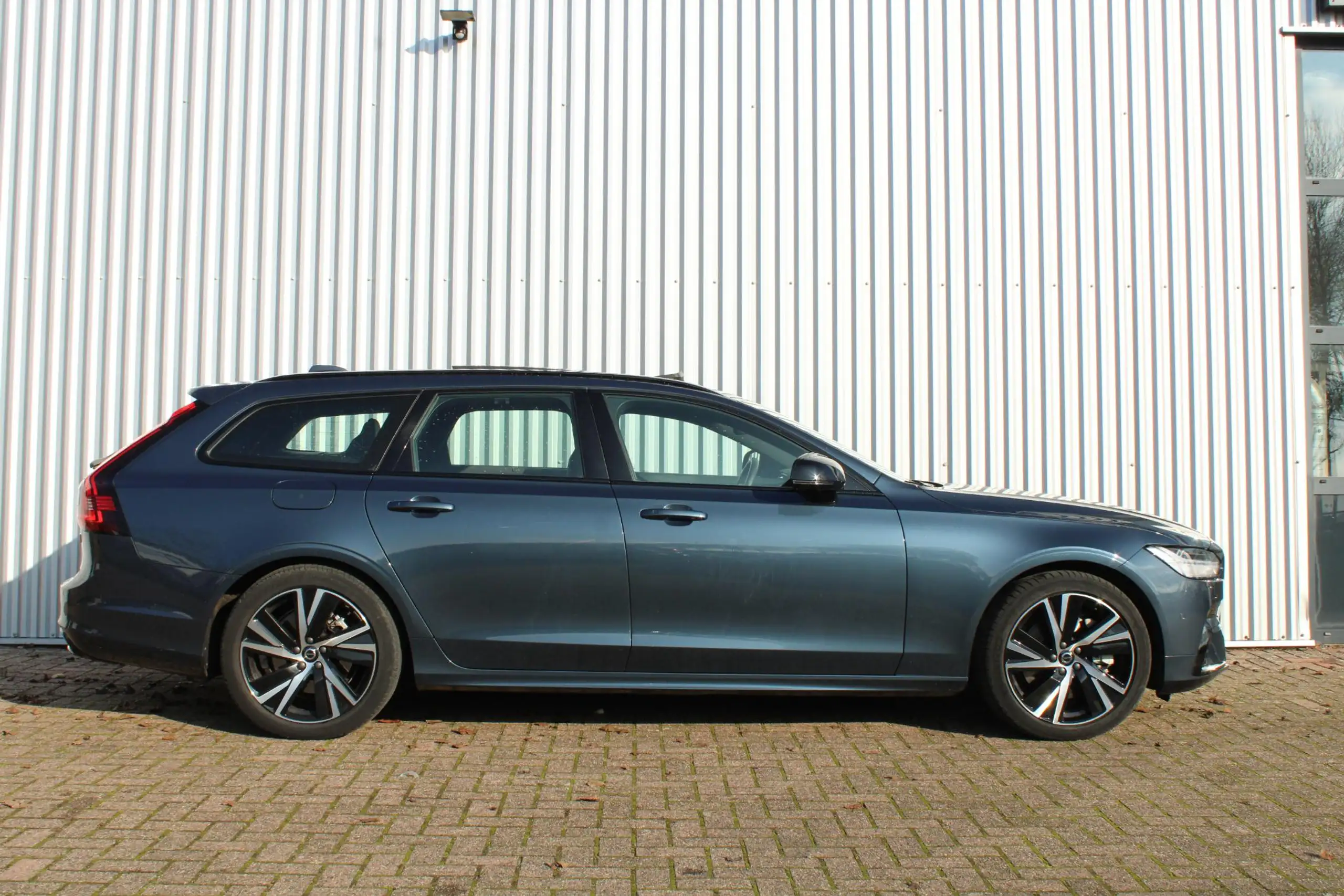 Volvo - V90