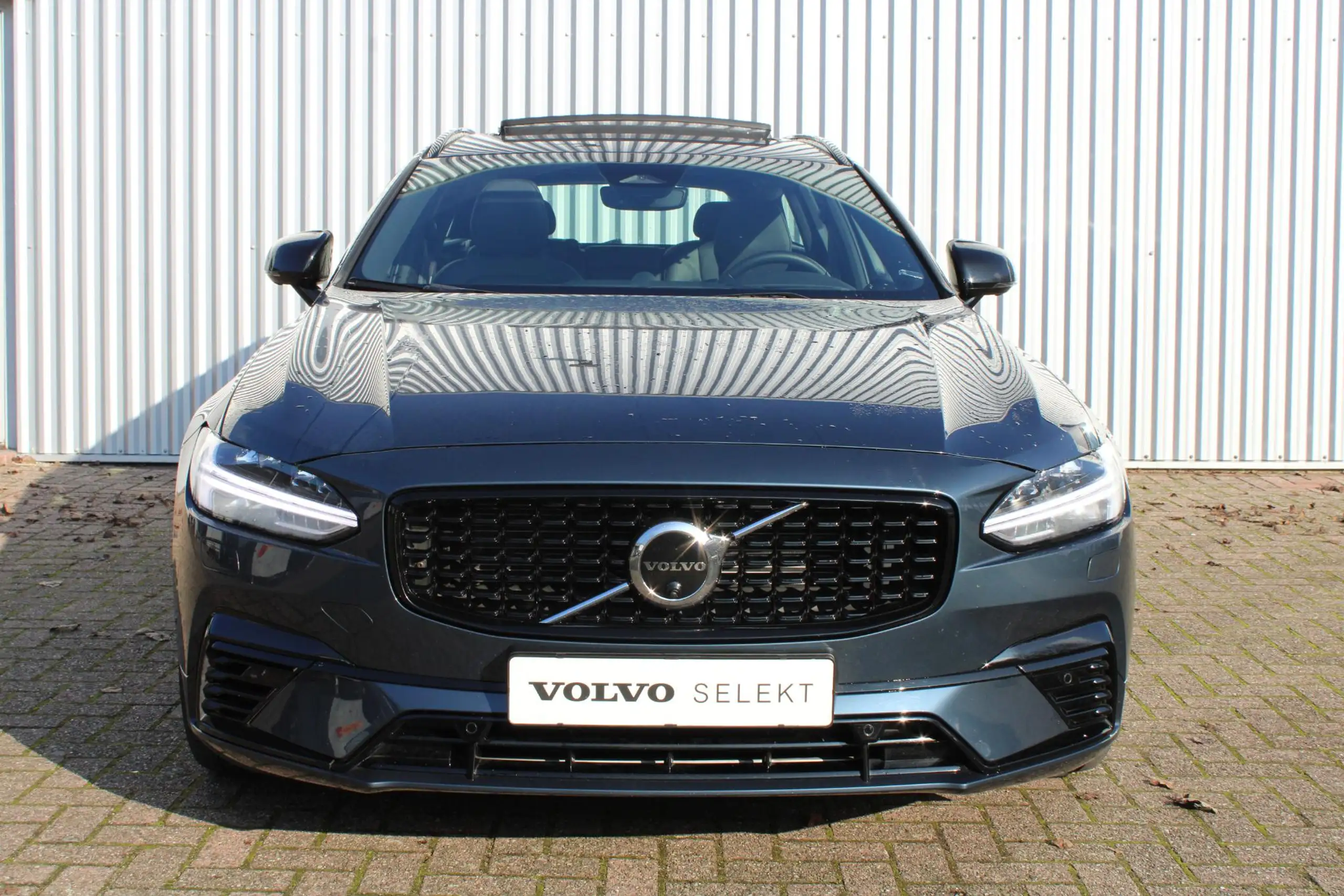 Volvo - V90