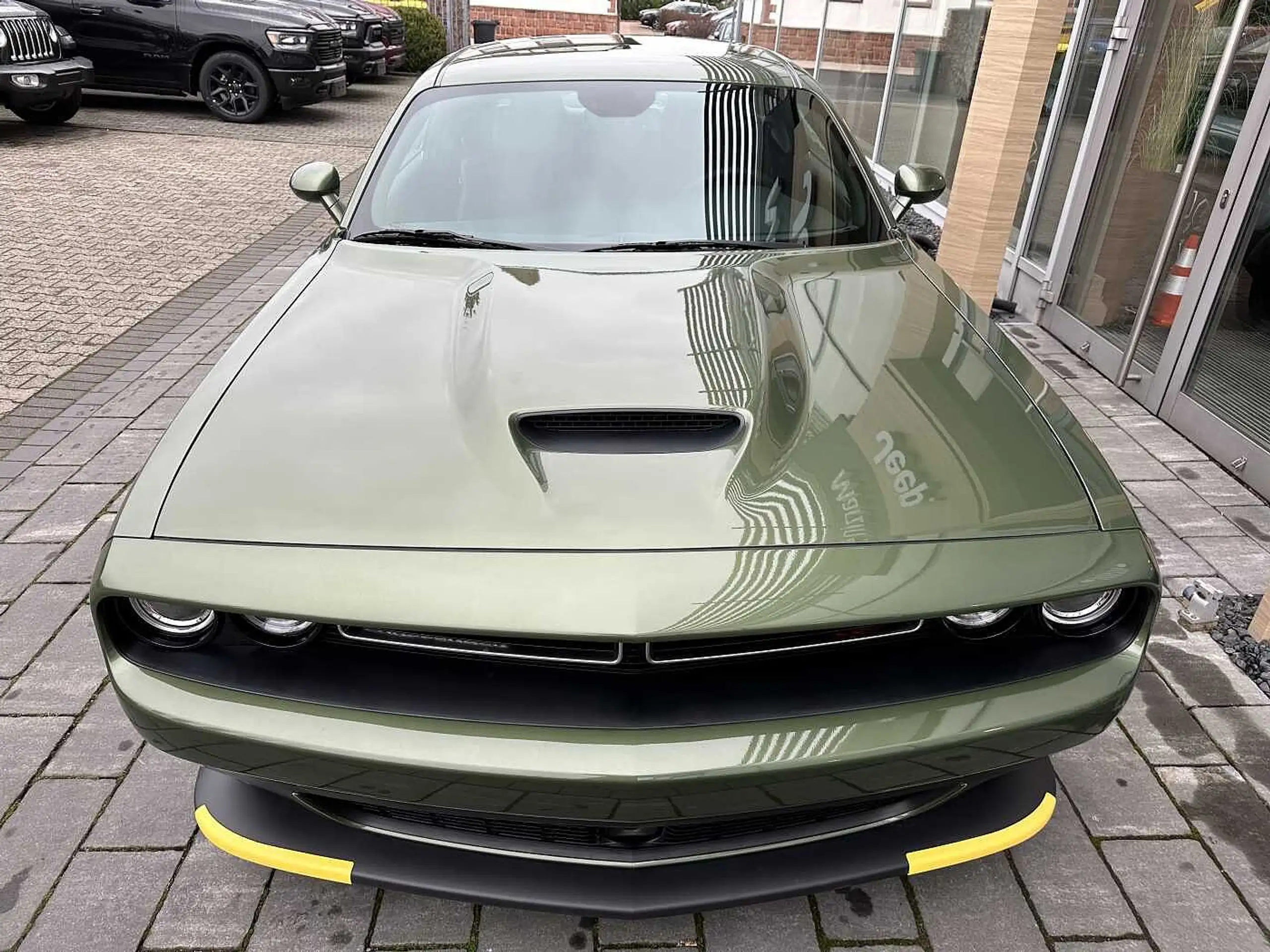 Dodge - Challenger