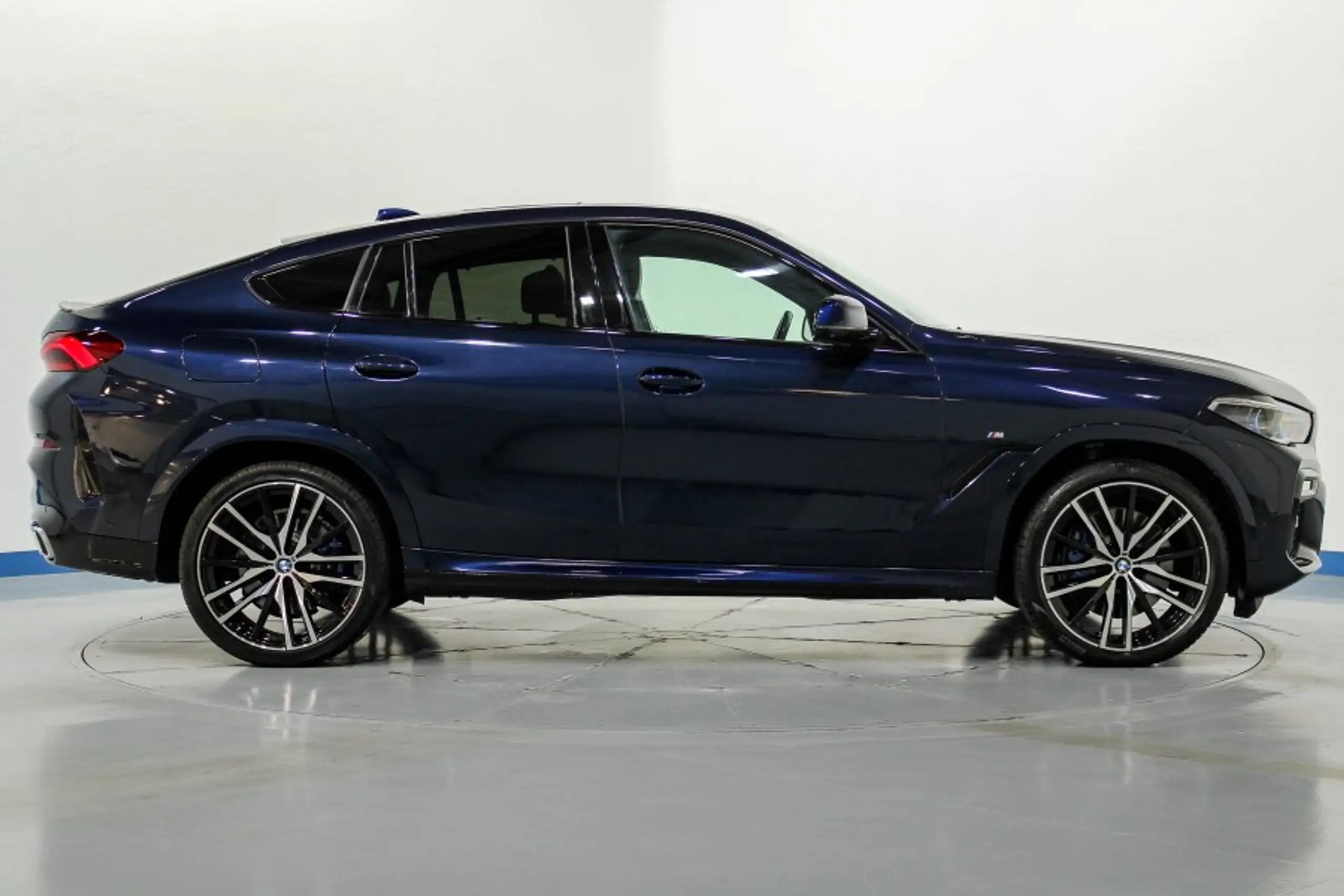 BMW - X6