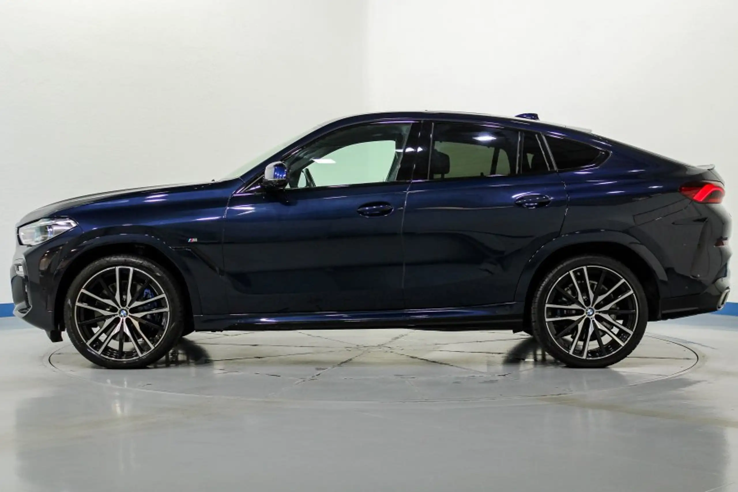 BMW - X6