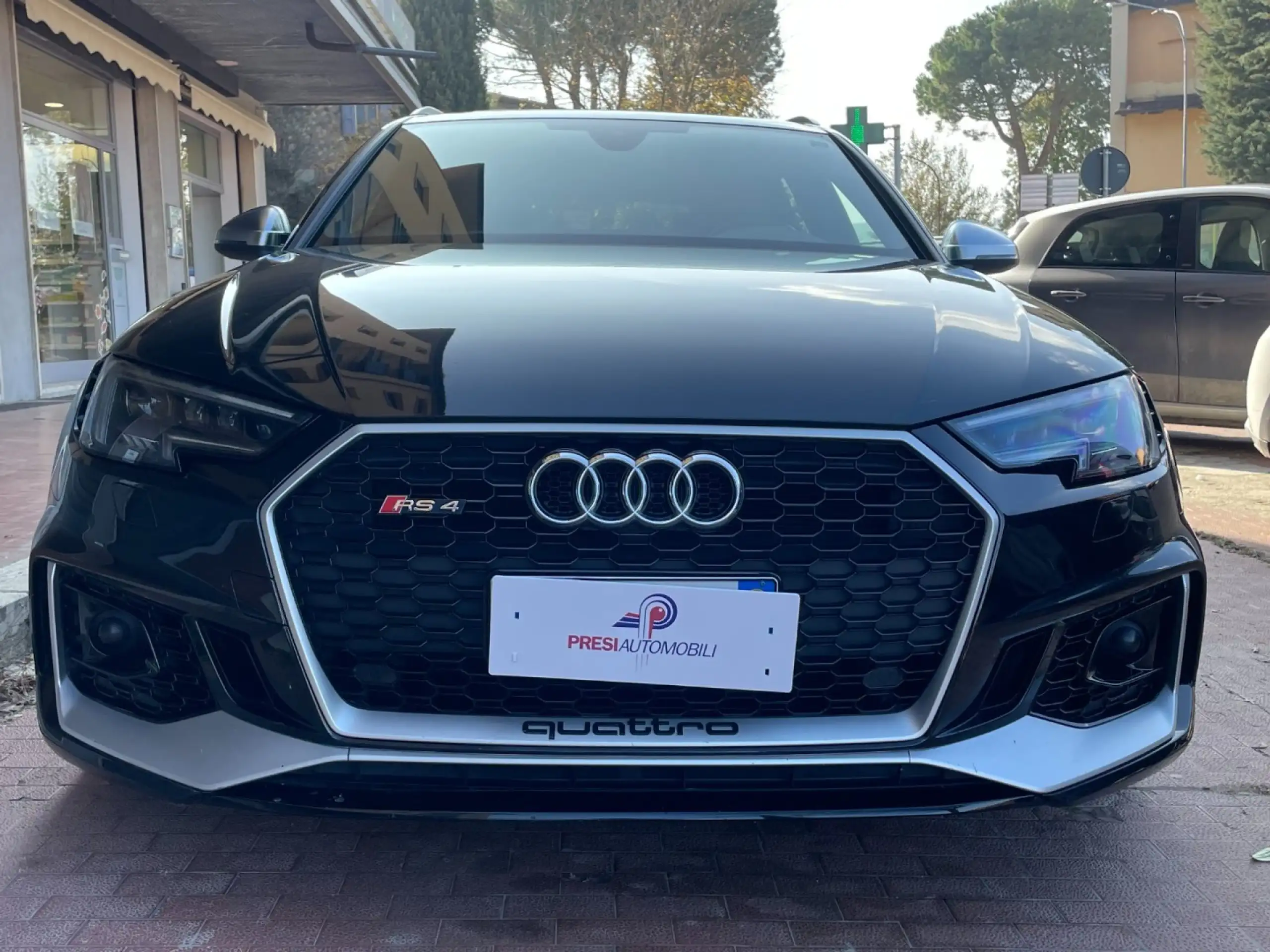 Audi - RS4