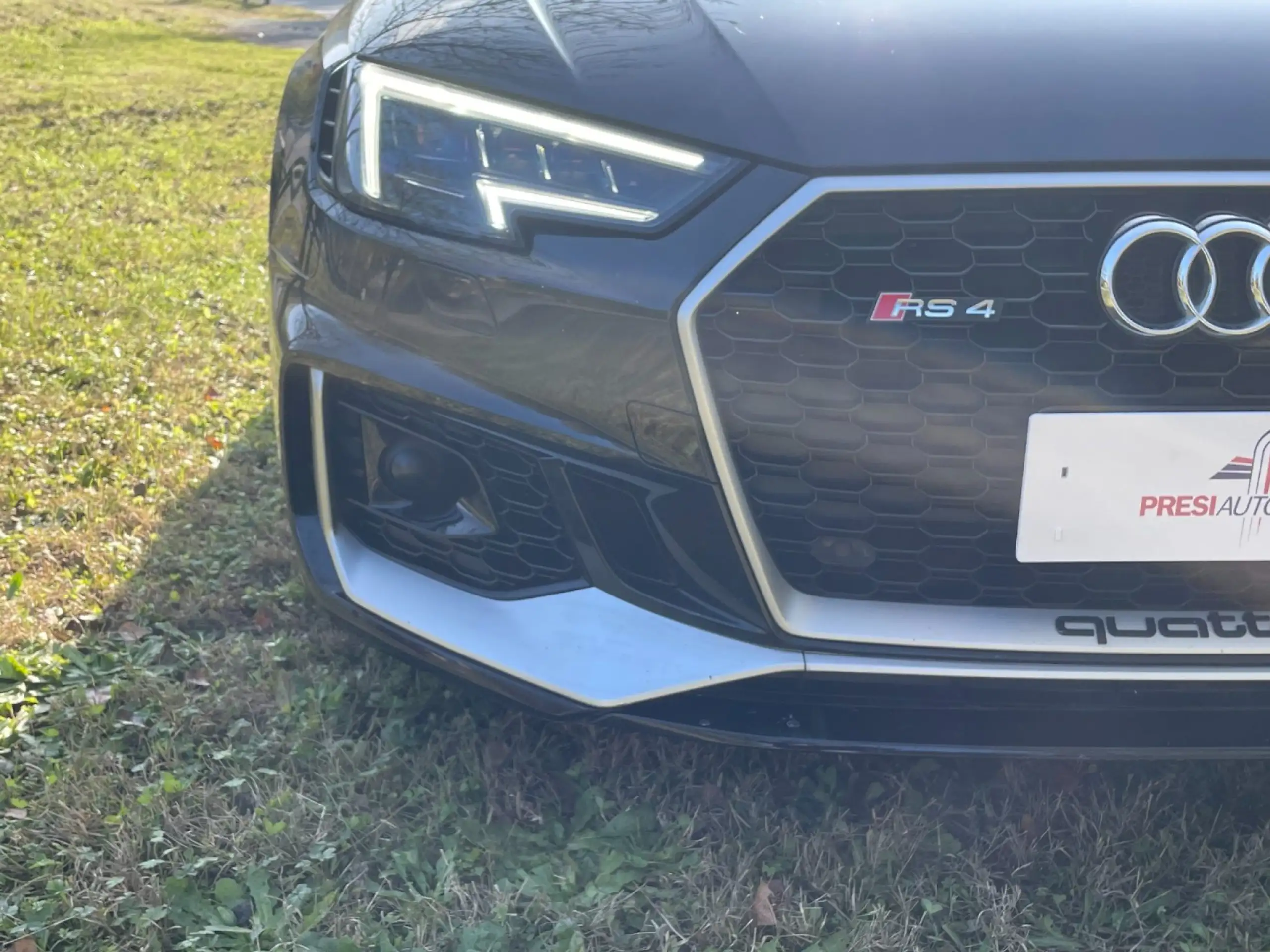 Audi - RS4