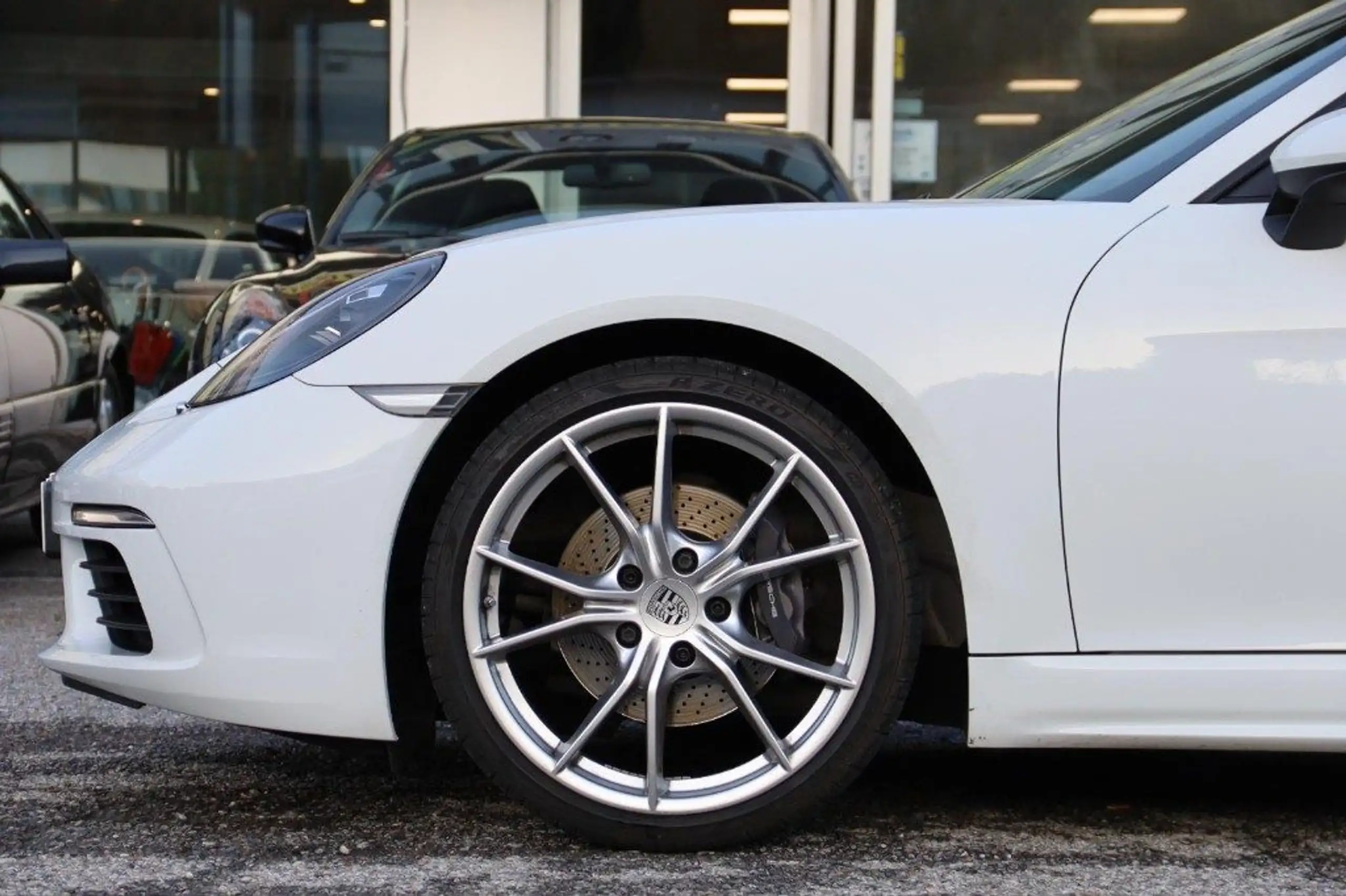 Porsche - 718 Spyder