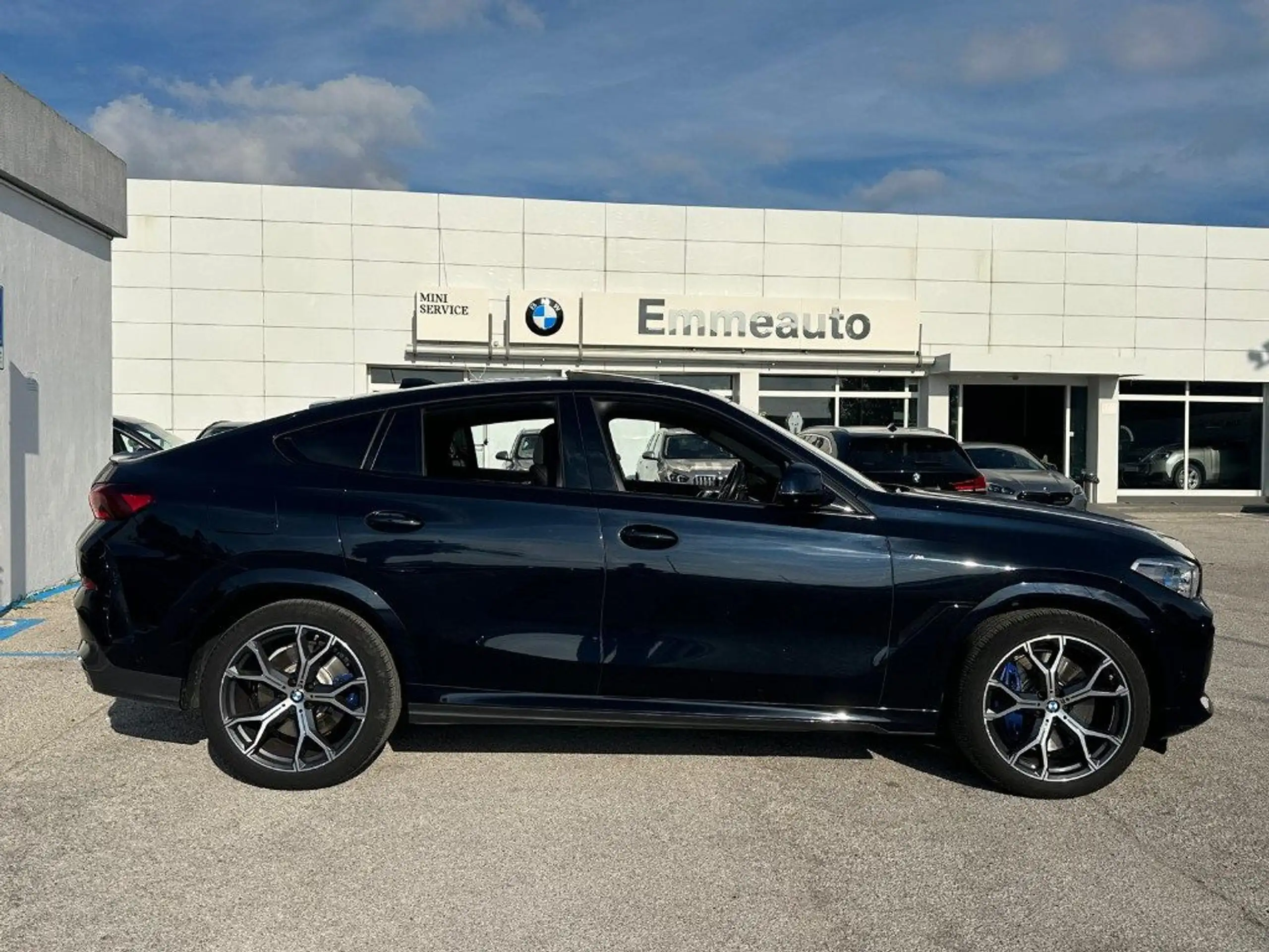 BMW - X6