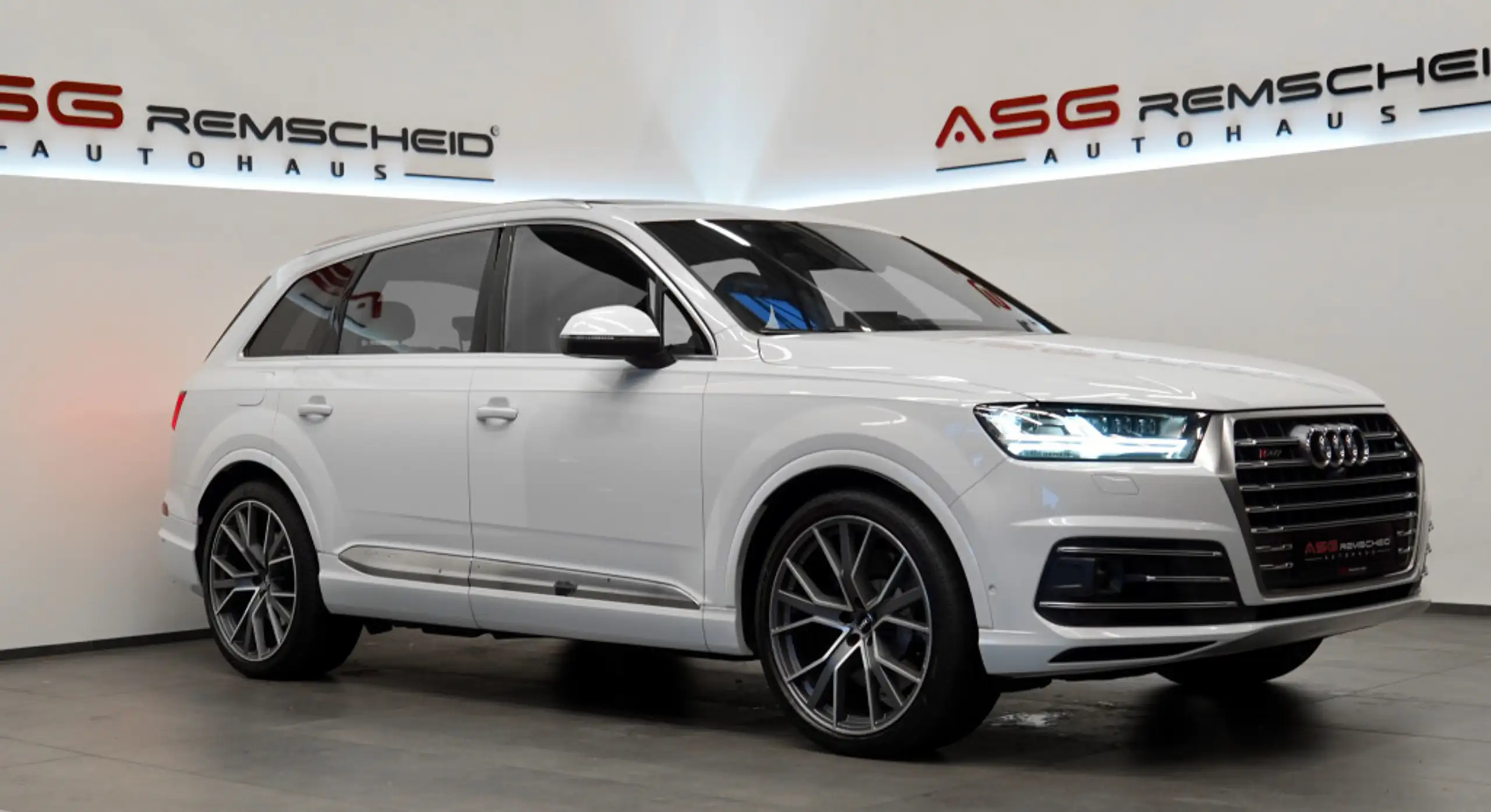 Audi - SQ7