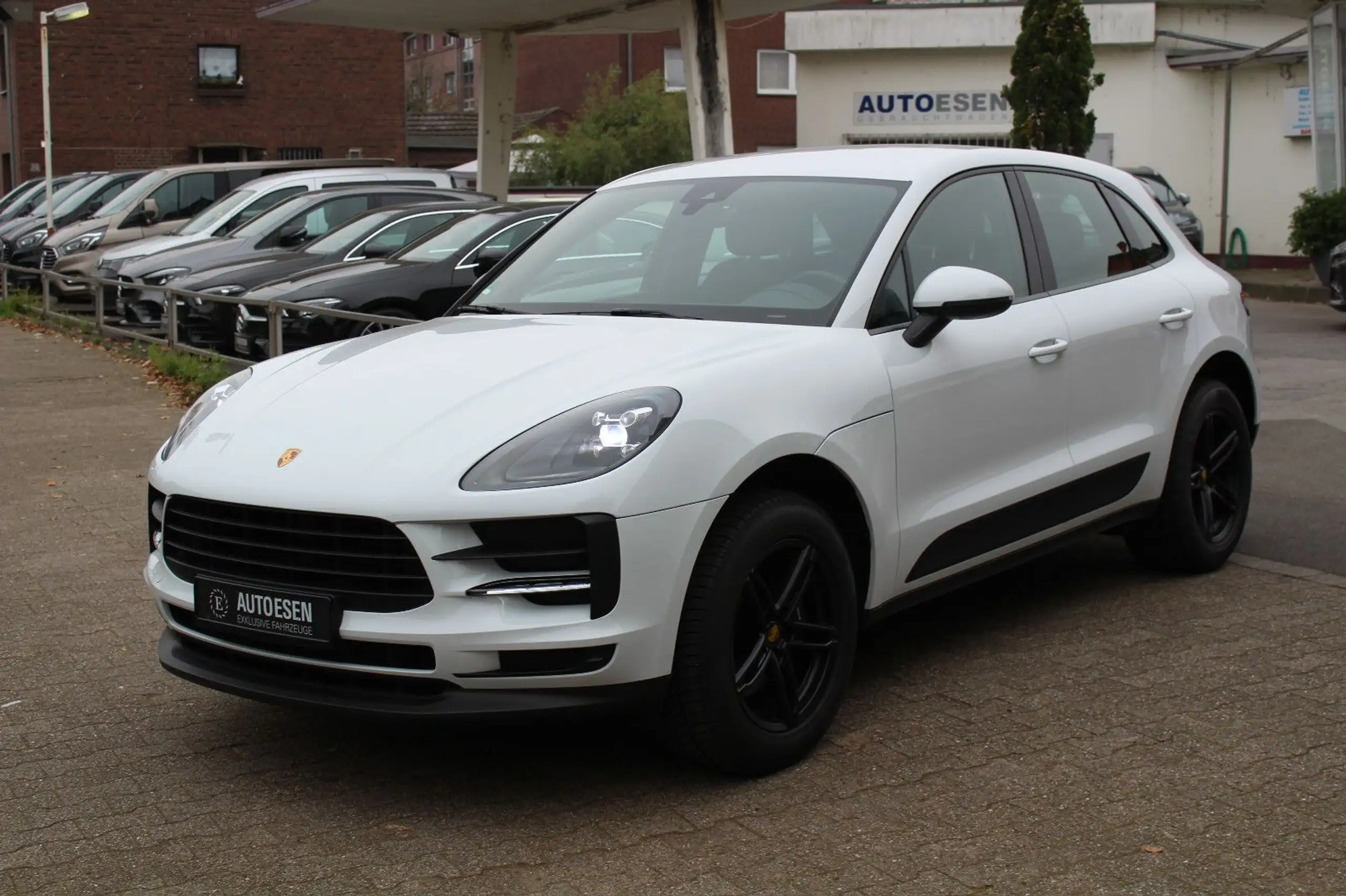 Porsche - Macan