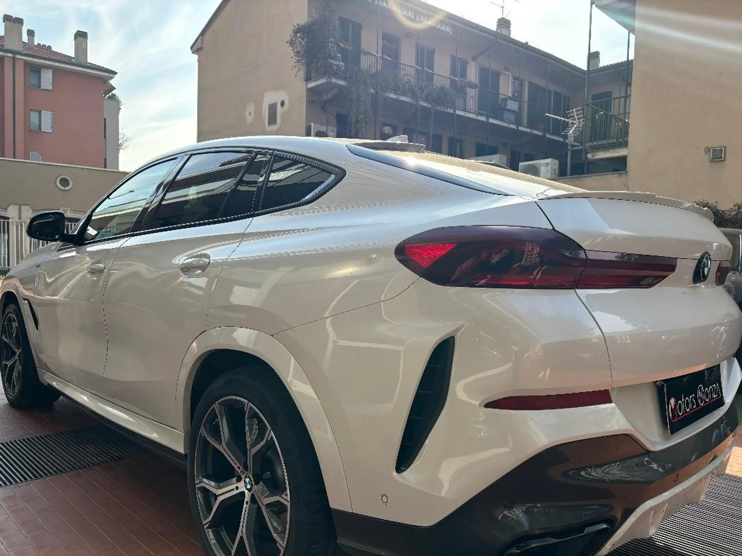 BMW - X6