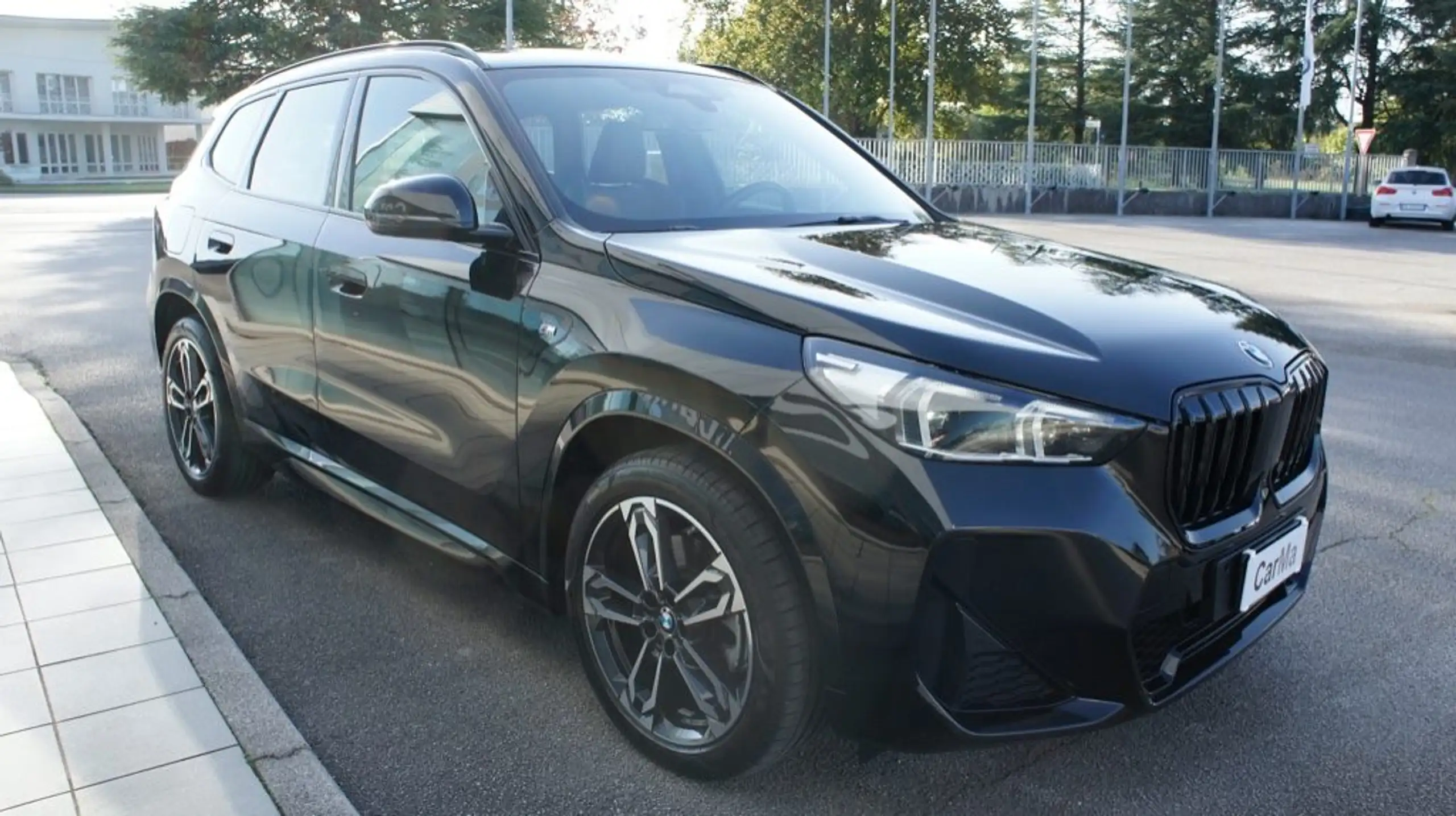 BMW - X1