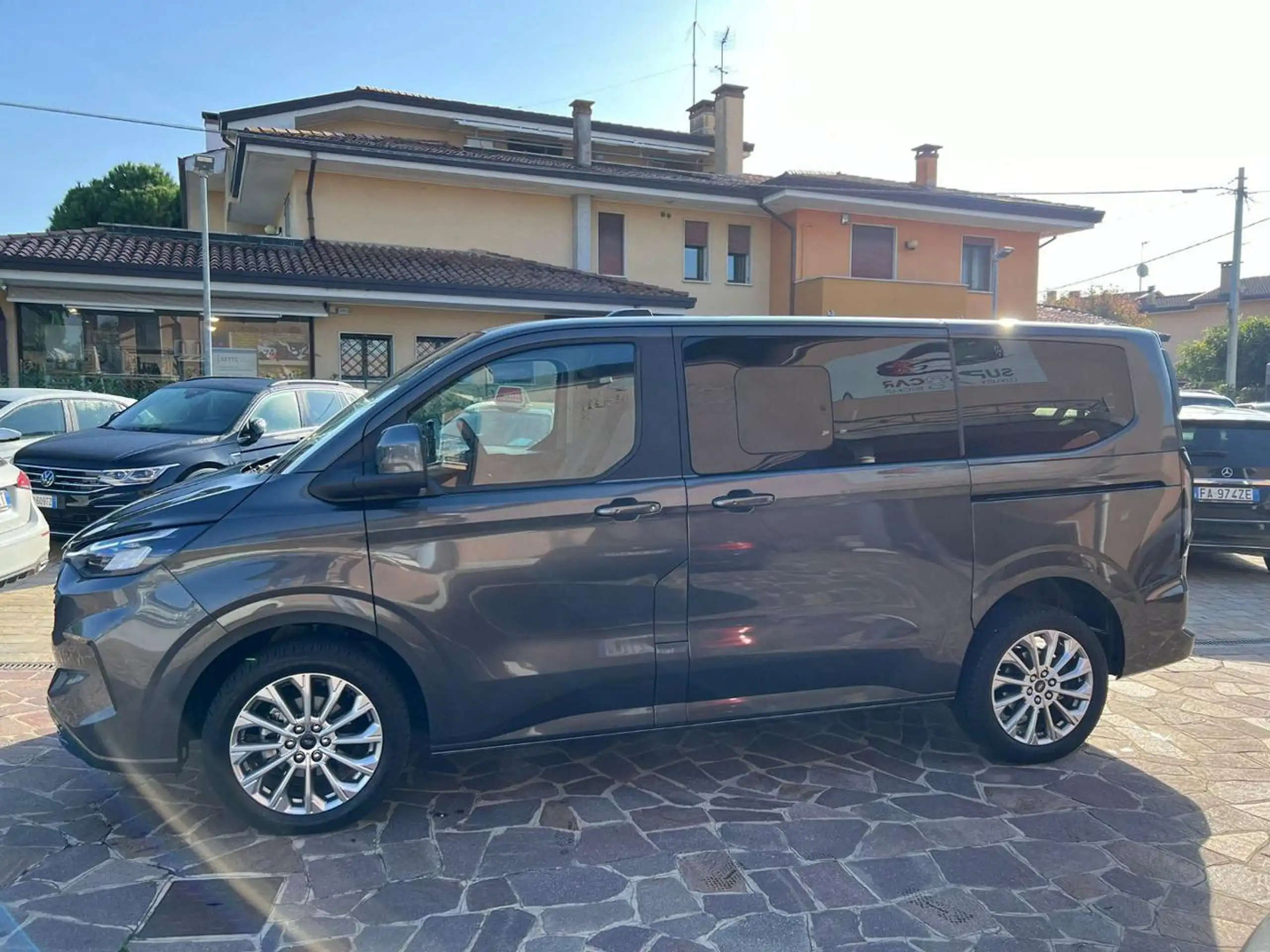 Ford - Tourneo Custom