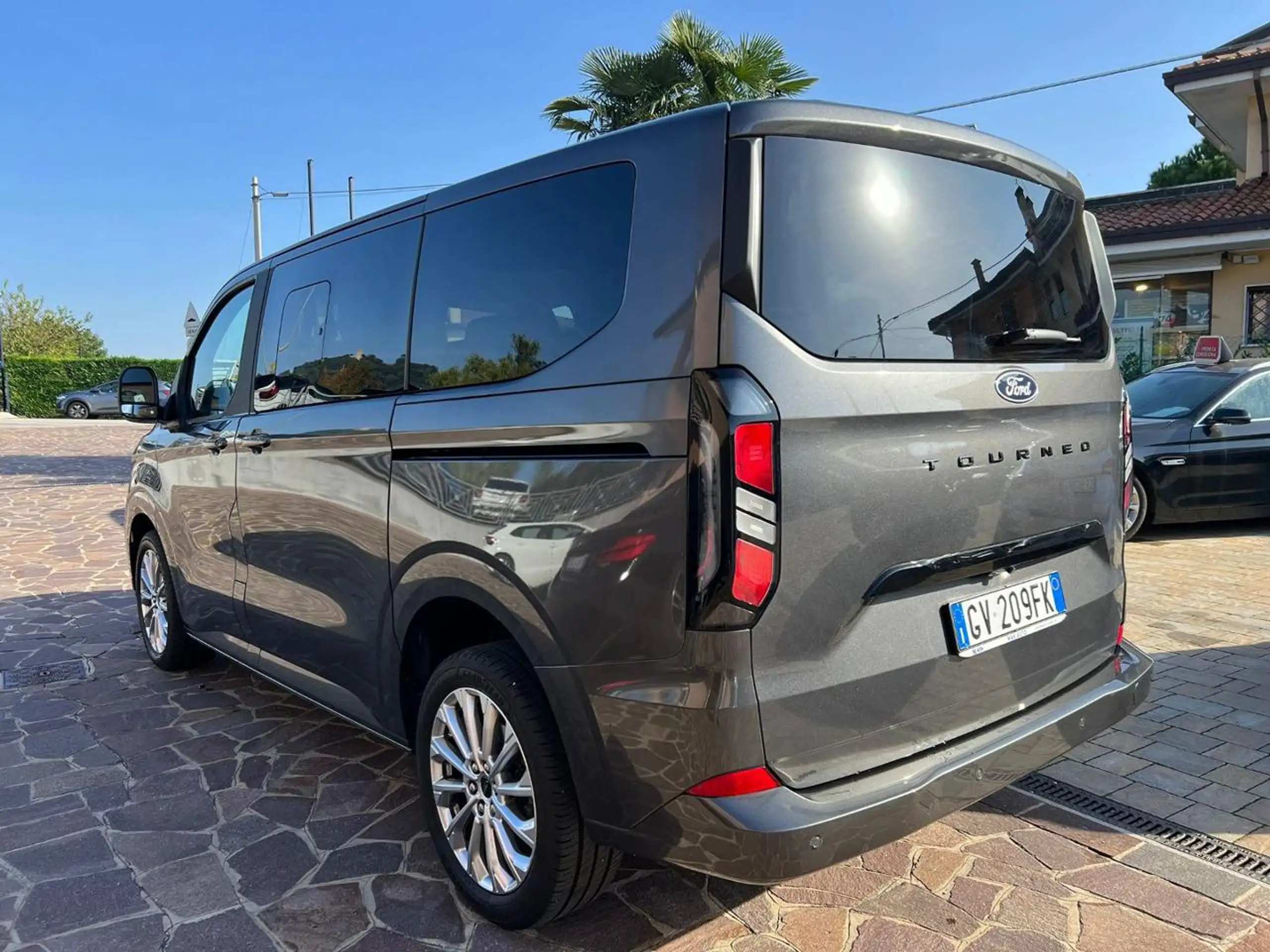 Ford - Tourneo Custom