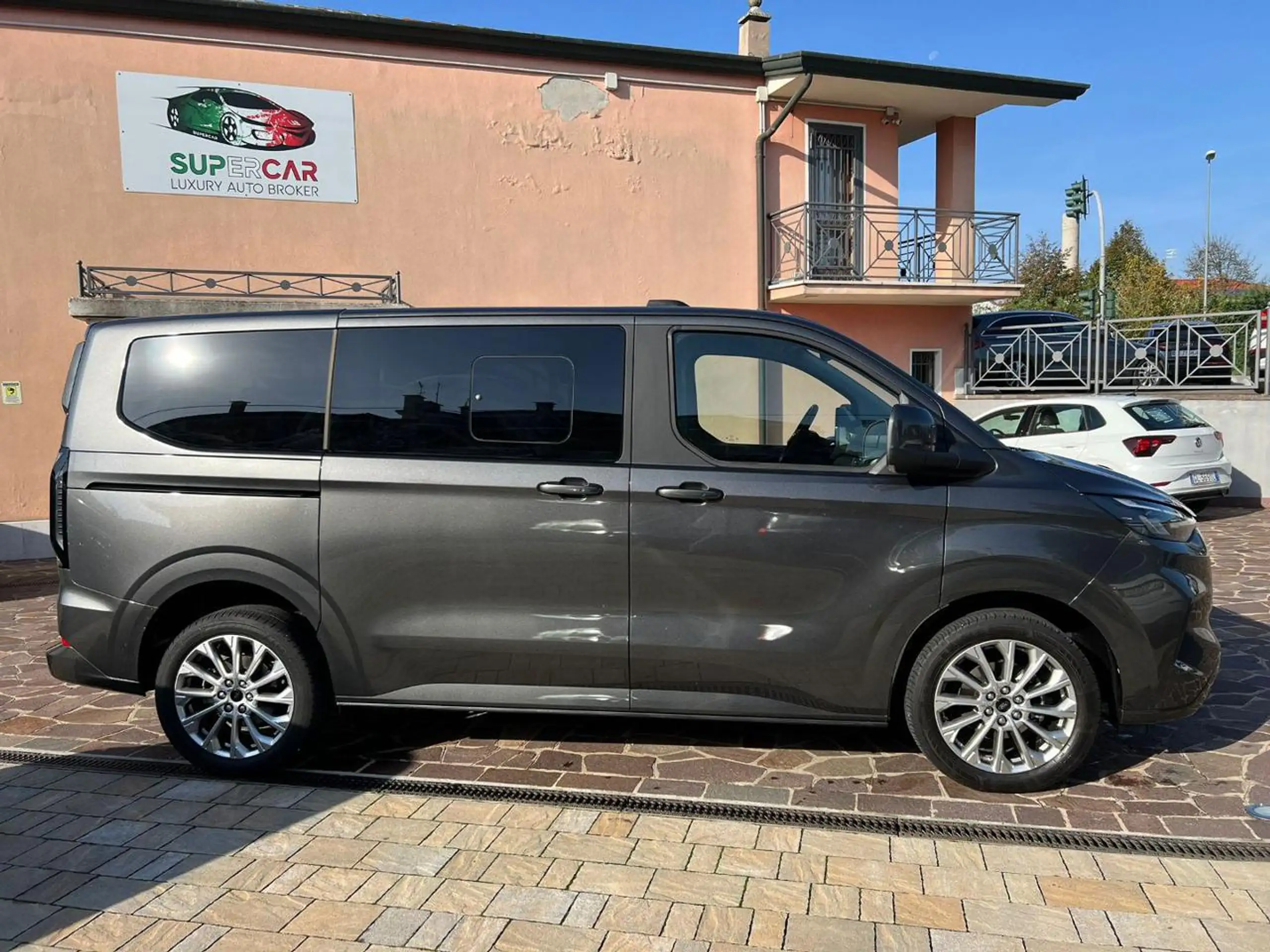 Ford - Tourneo Custom