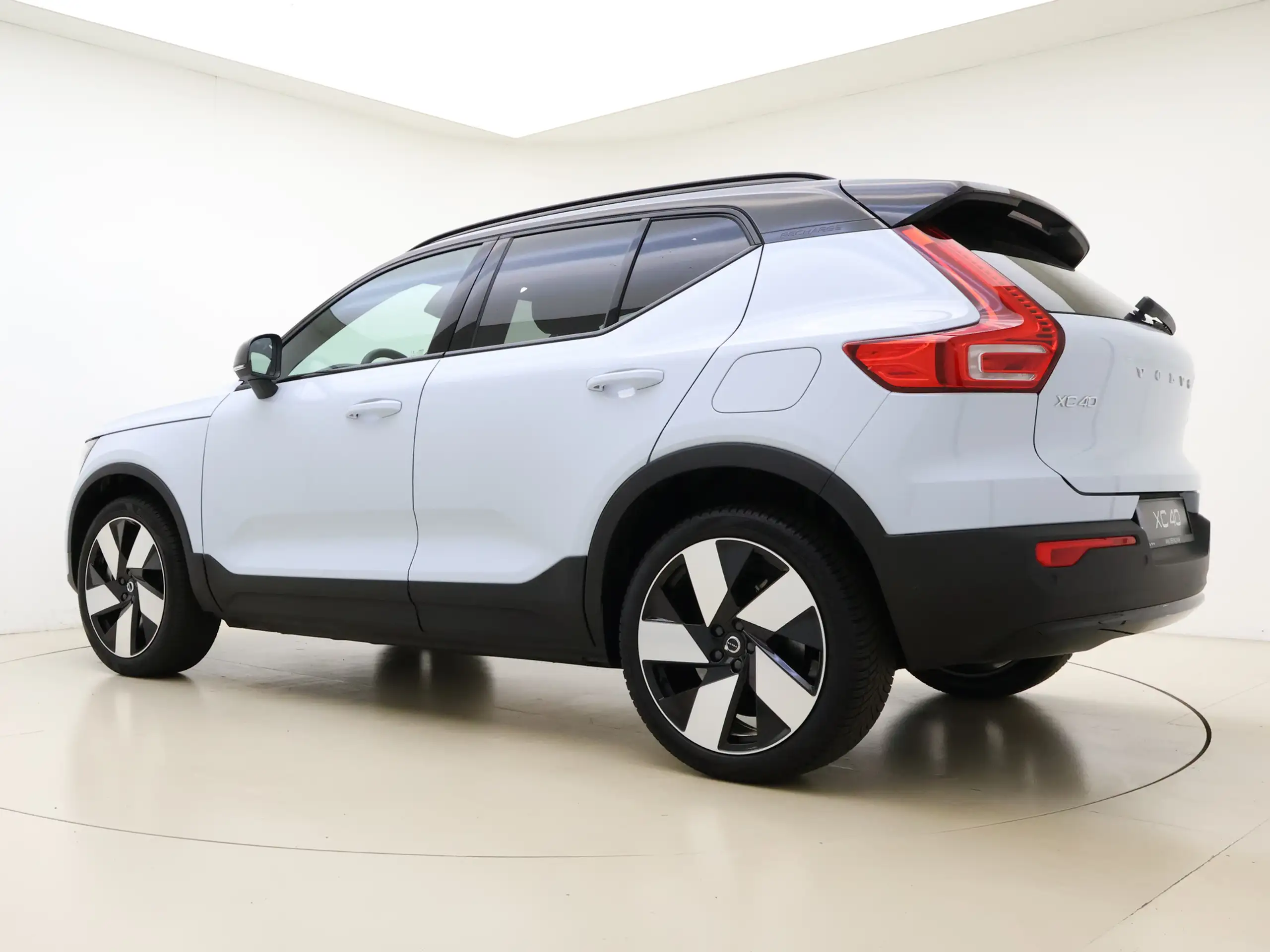 Volvo - XC40