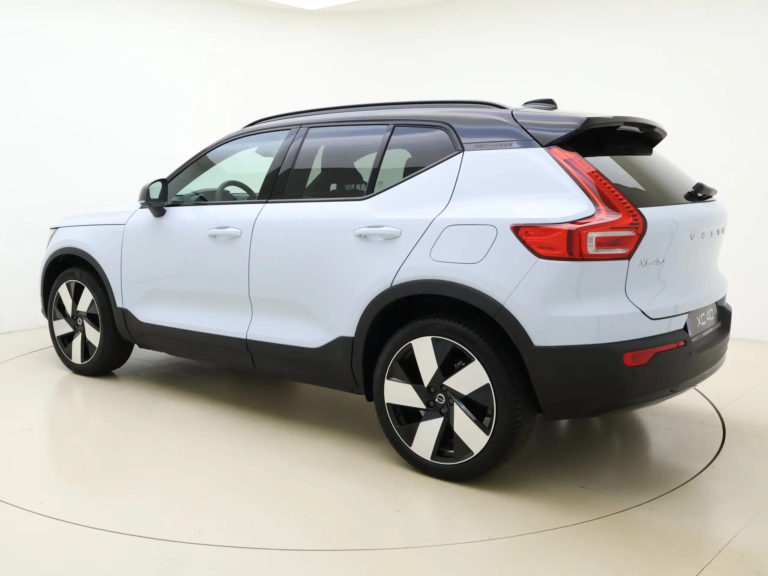 Volvo - XC40