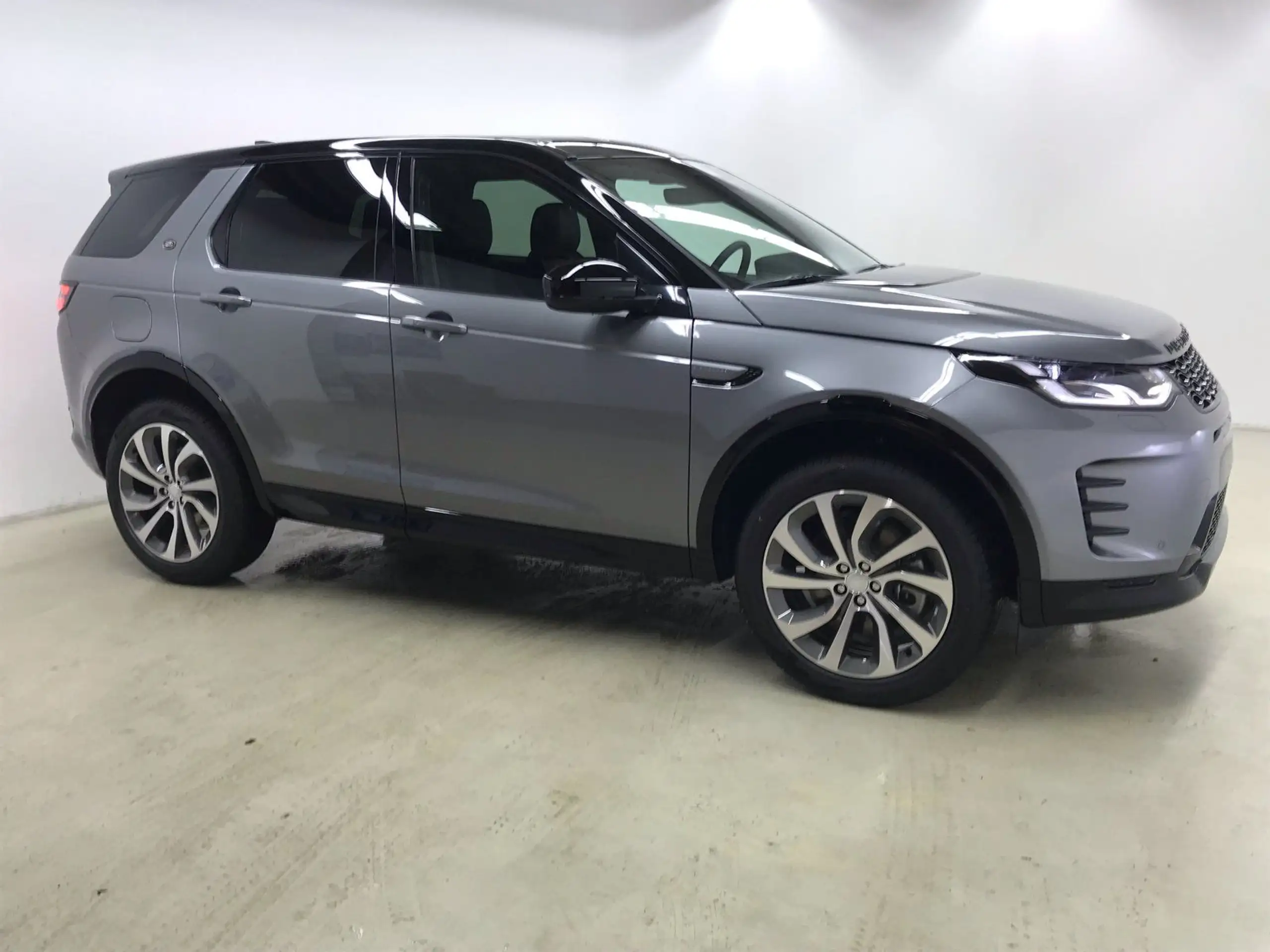 Land Rover - Discovery Sport