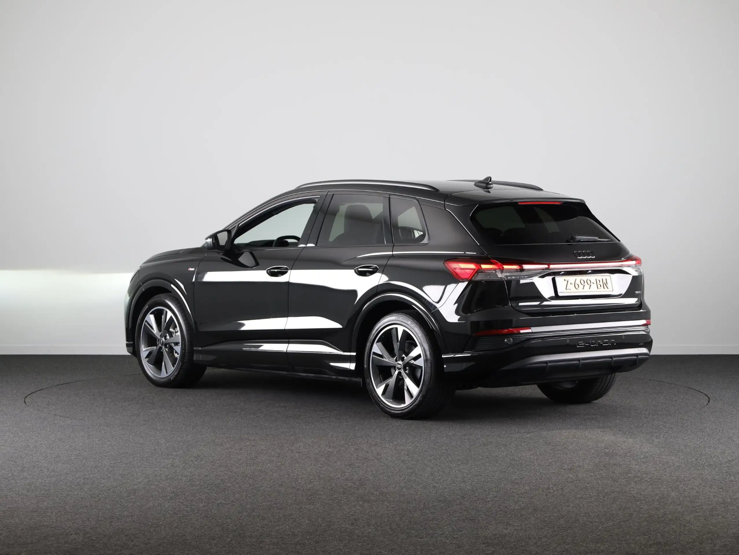 Audi - Q4 e-tron