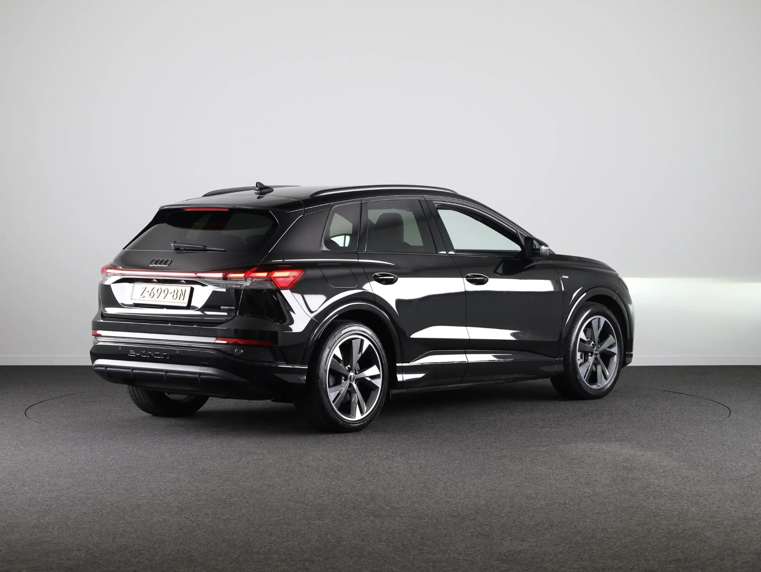 Audi - Q4 e-tron