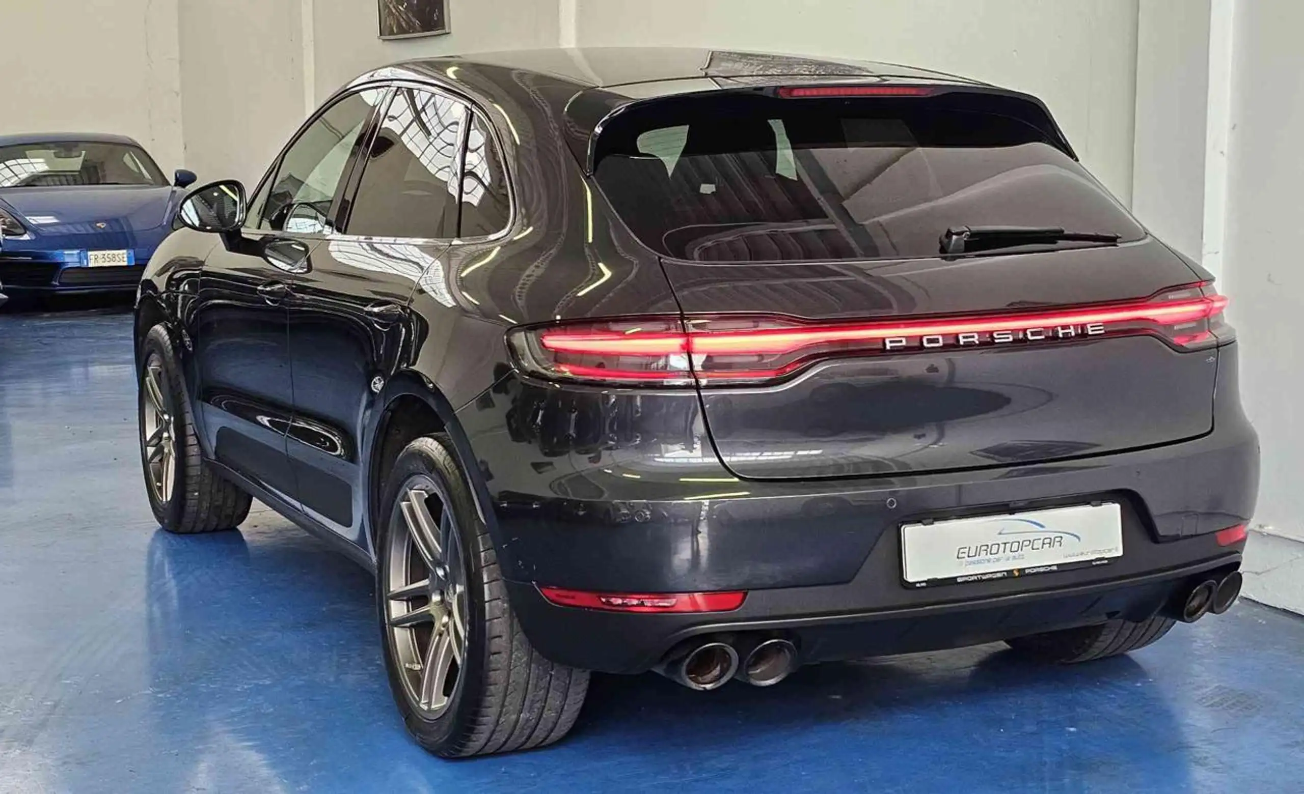 Porsche - Macan