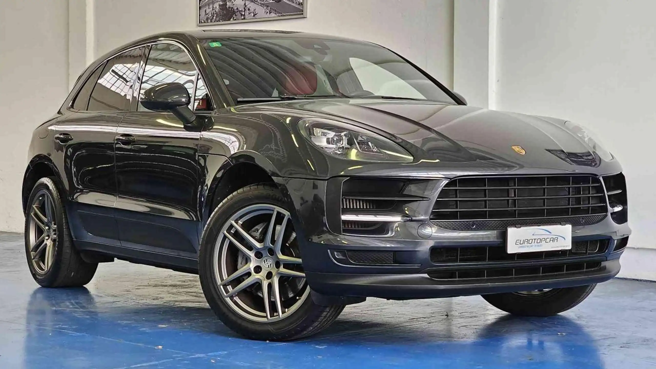 Porsche - Macan