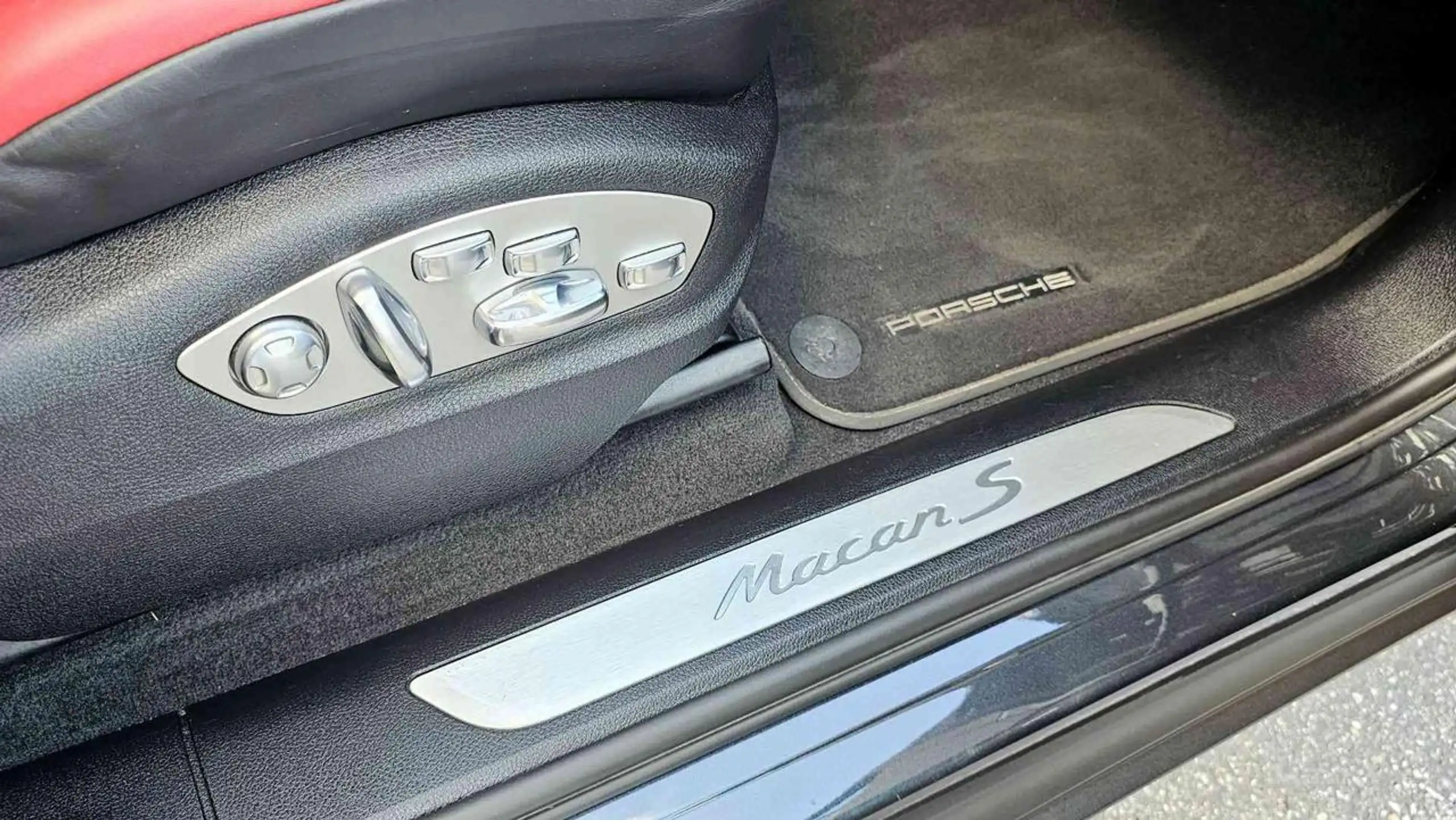 Porsche - Macan